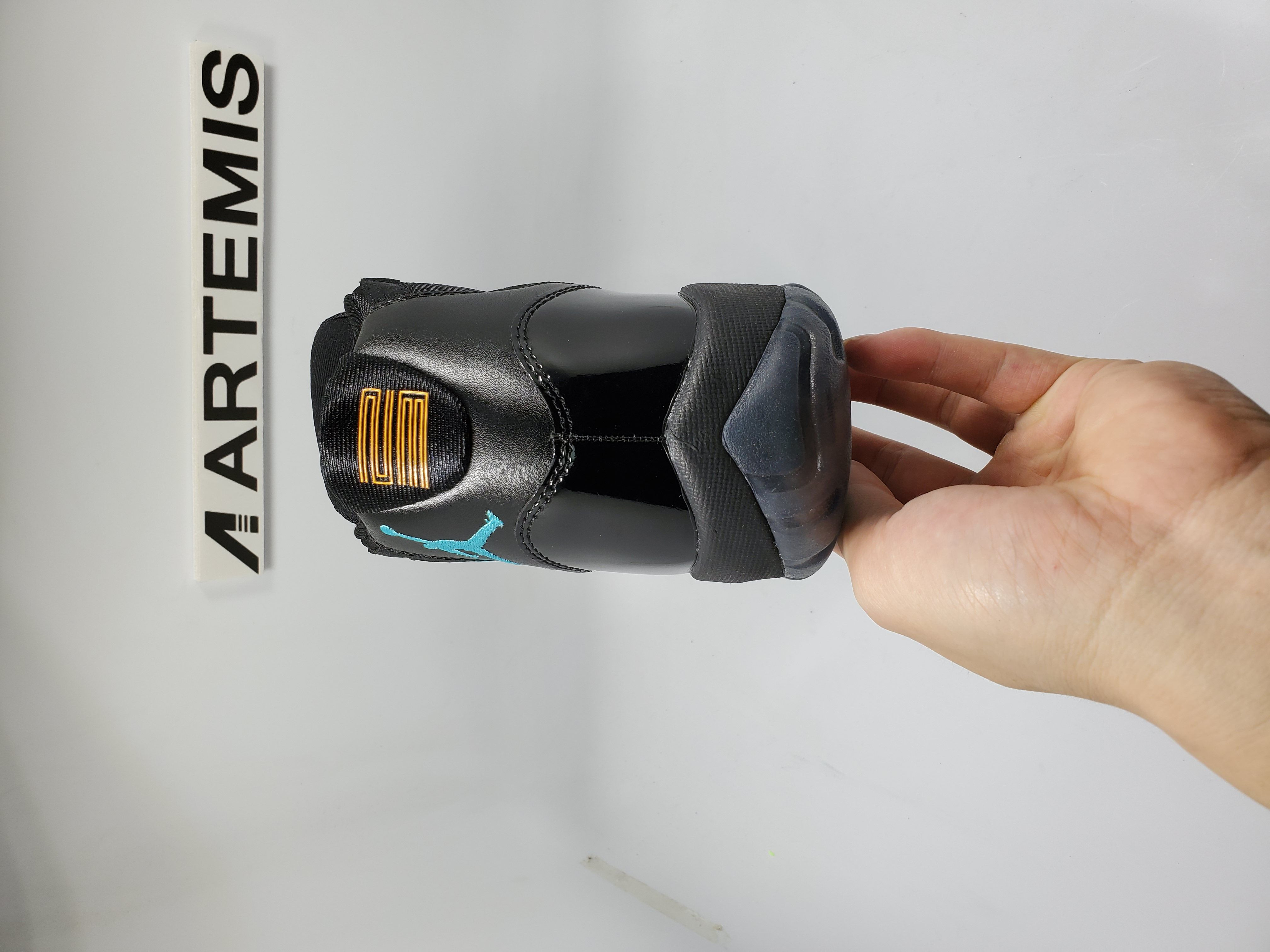 Air Jordan 11 Retro Gamma Blue