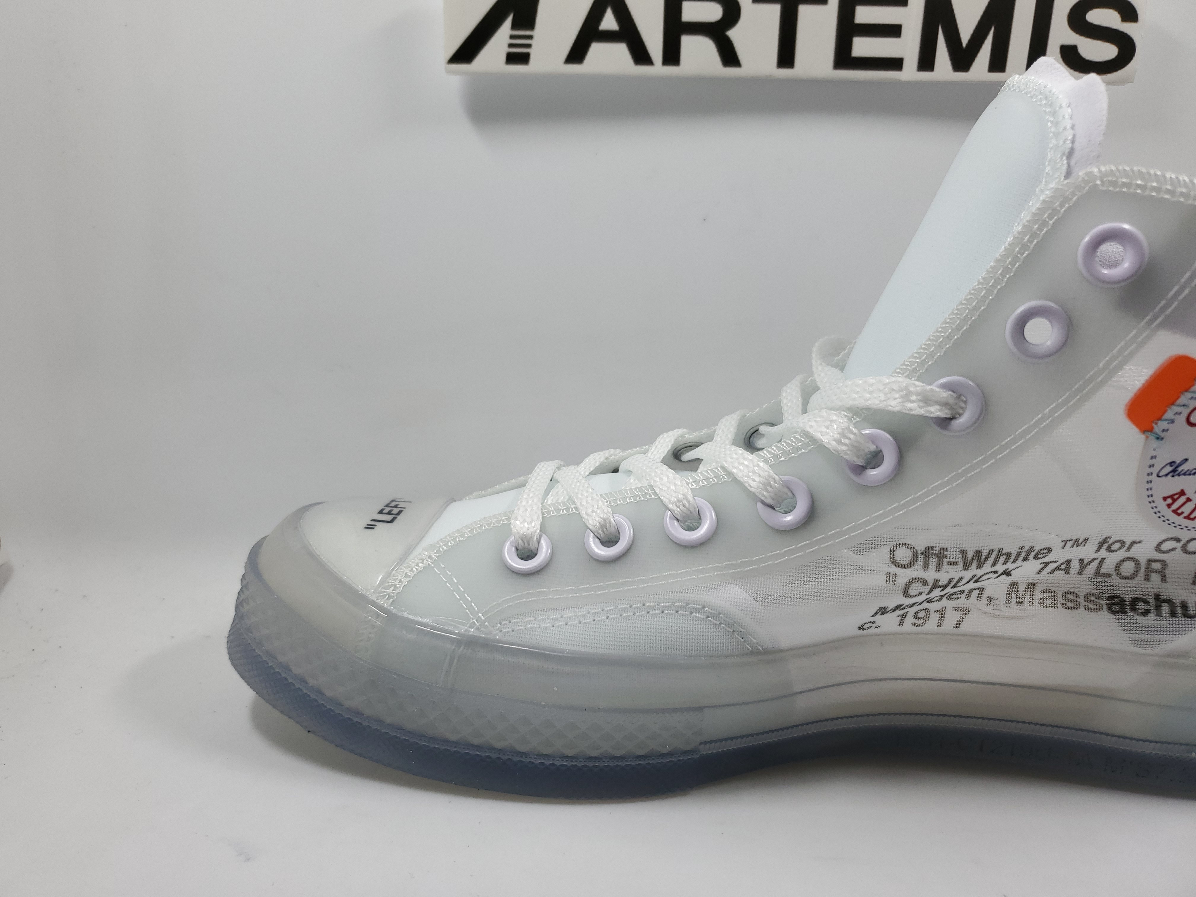 Converse Chuck Taylor All-Star Hi Off-White