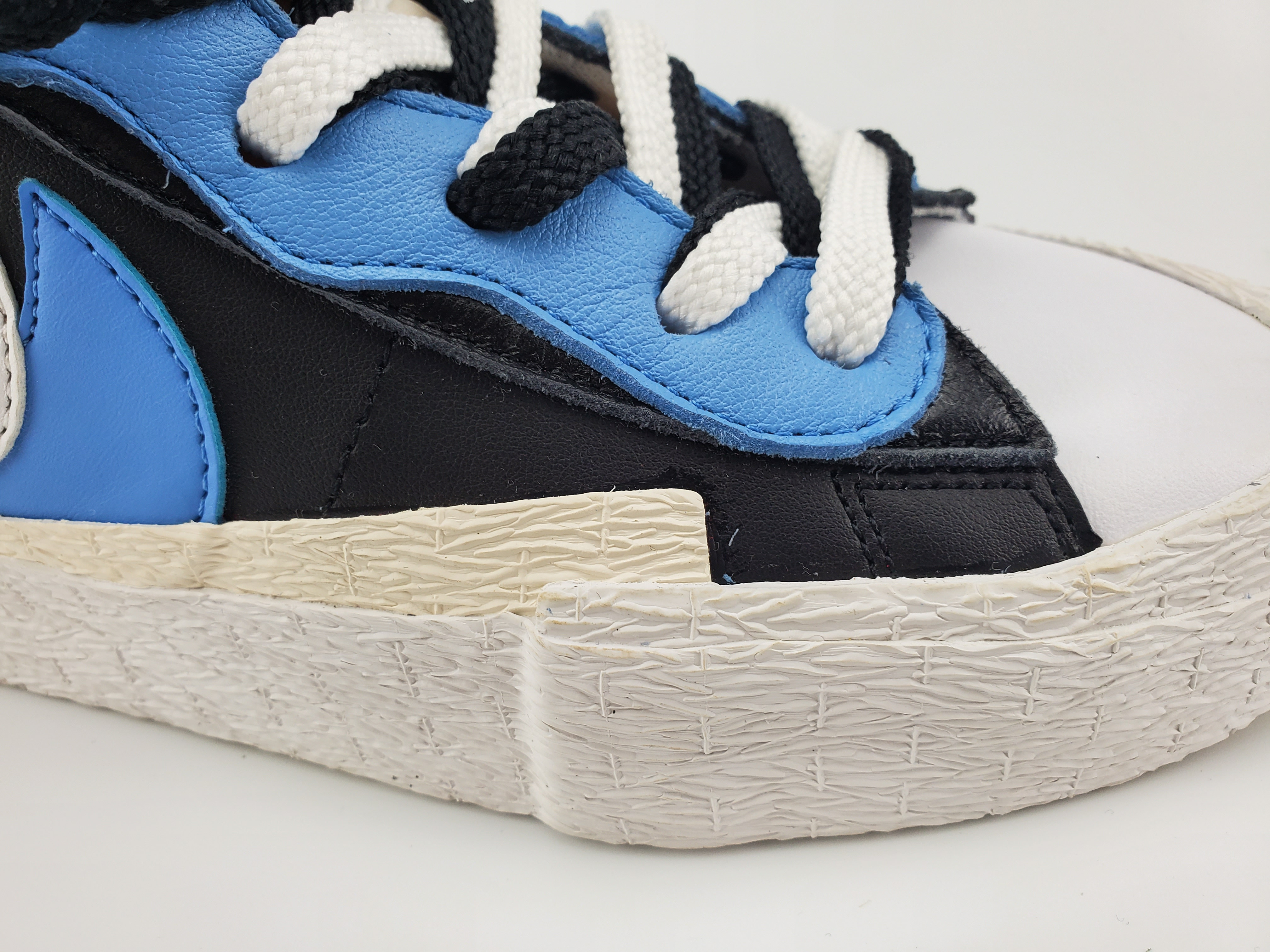 Nike Blazer High sacai White Black Legend Blue