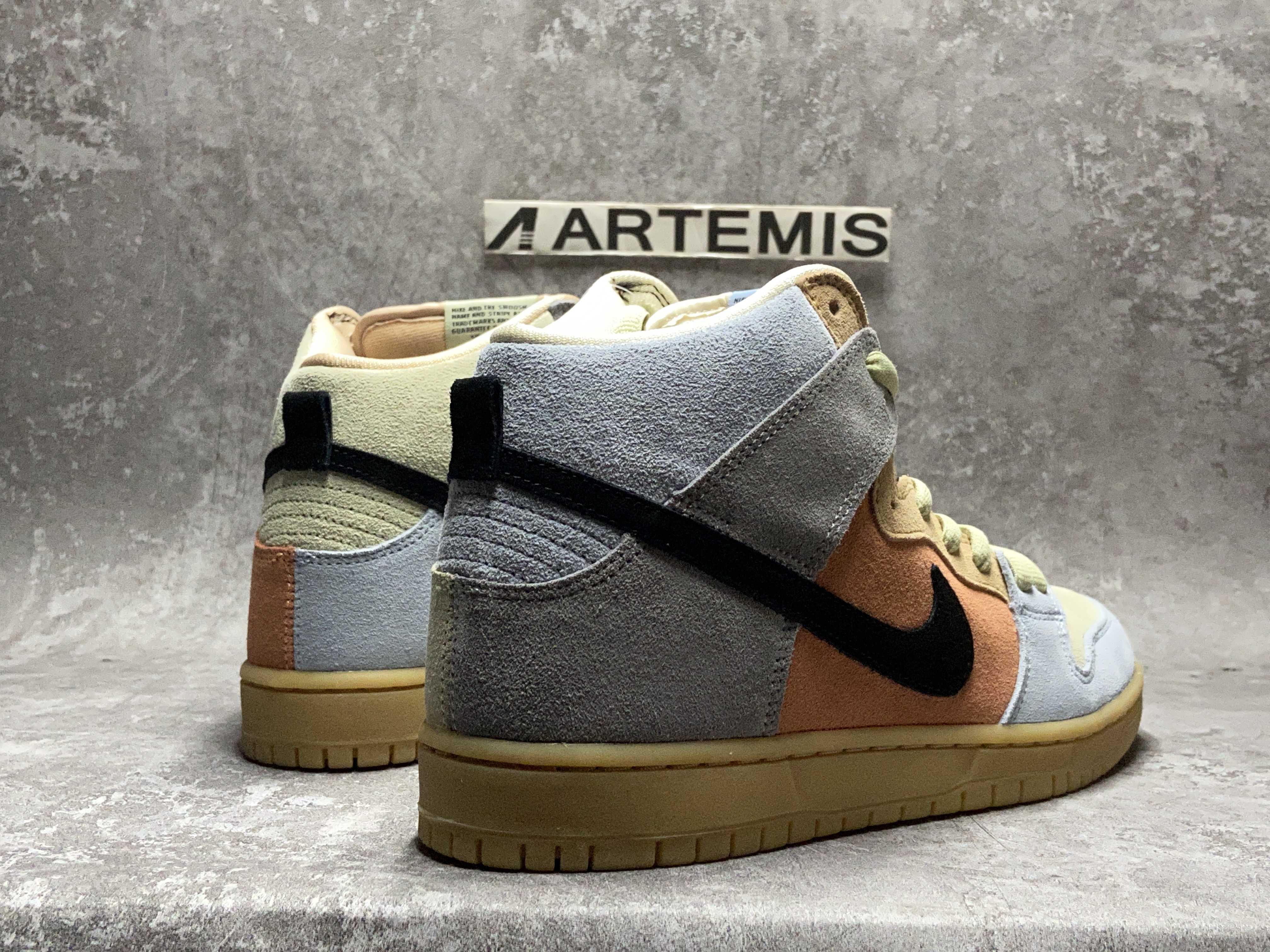 Nike SB Dunk High Spectrum