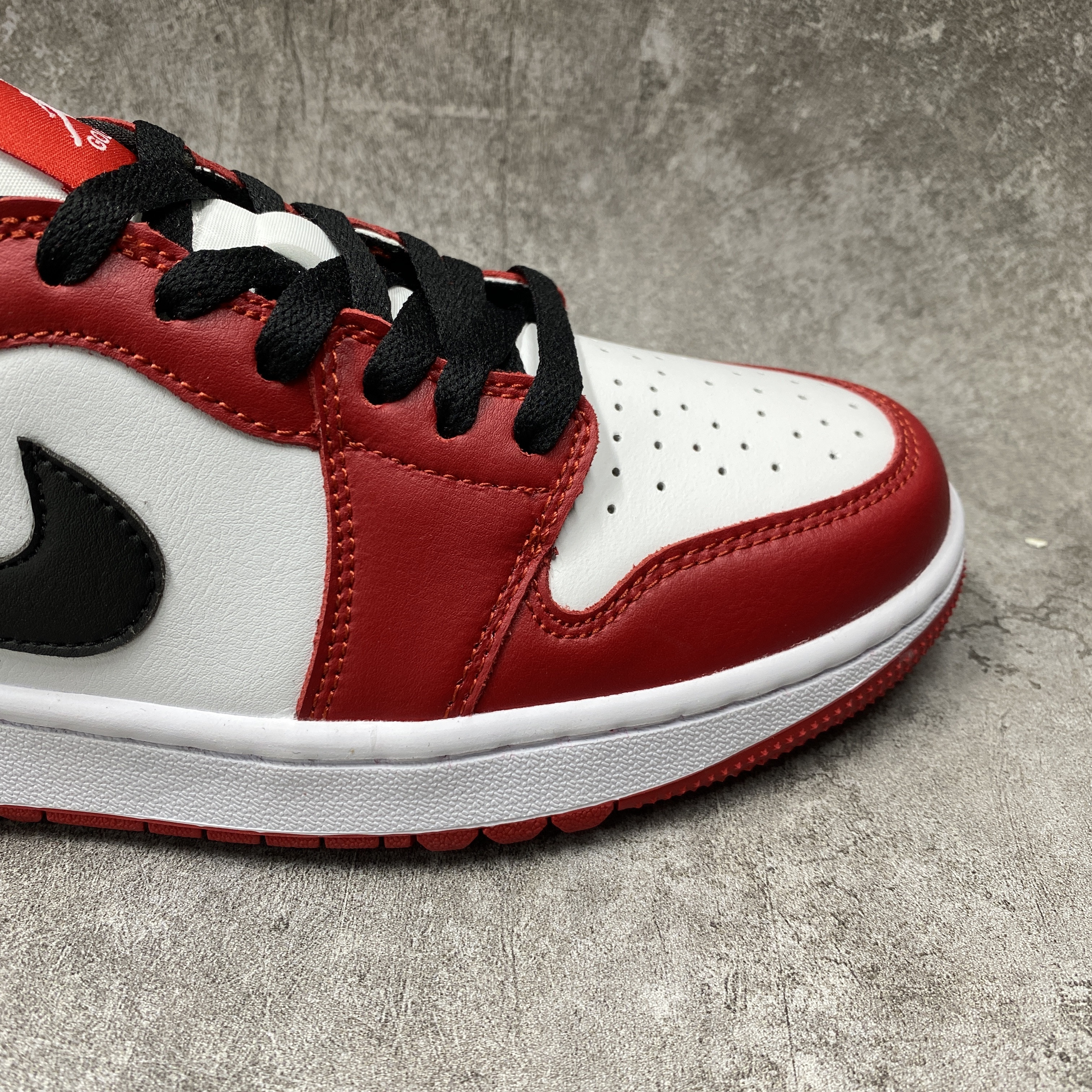 Jordan 1 Retro Low Golf