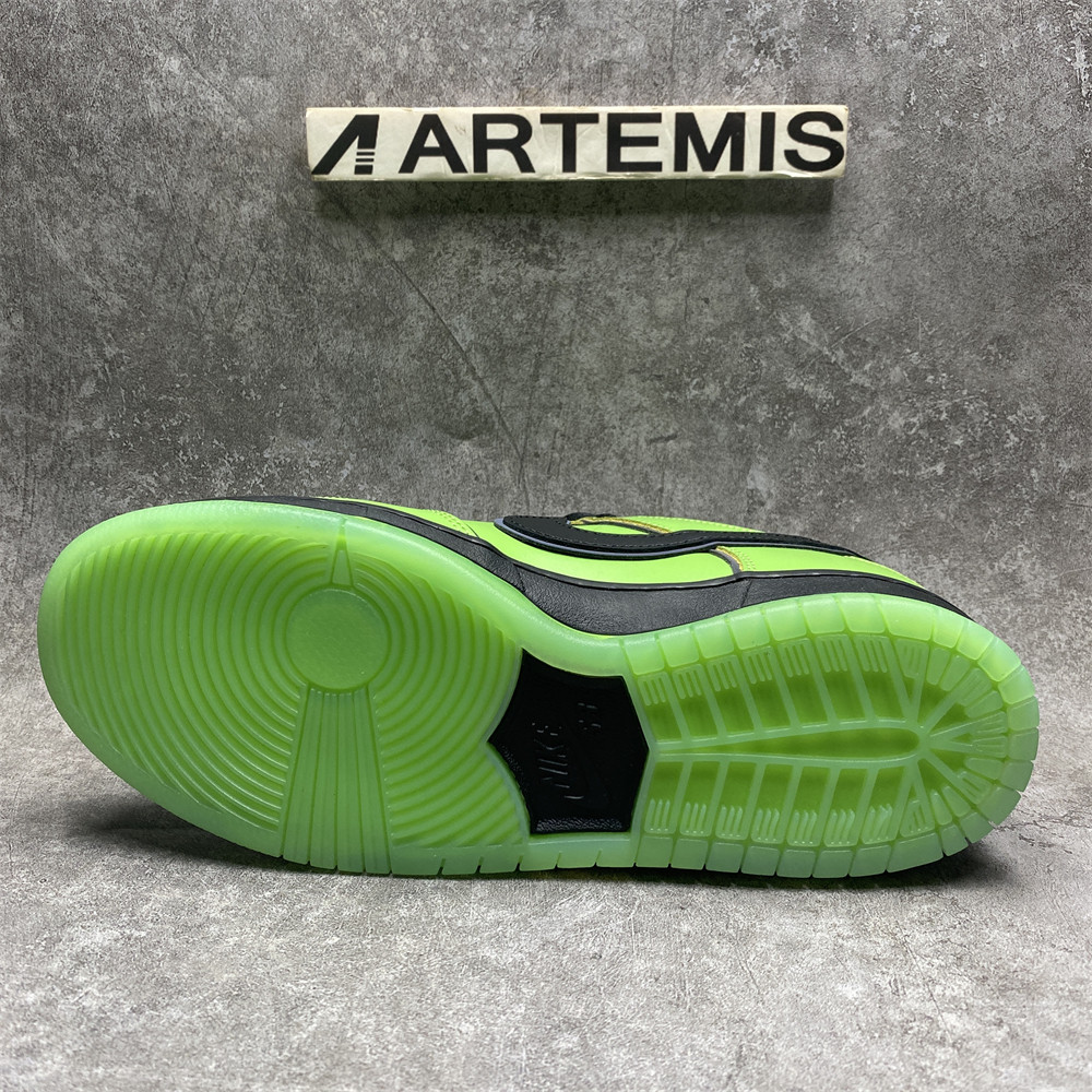 THE POWERPUFF GIRLS X DUNK LOW PRO SB QS 