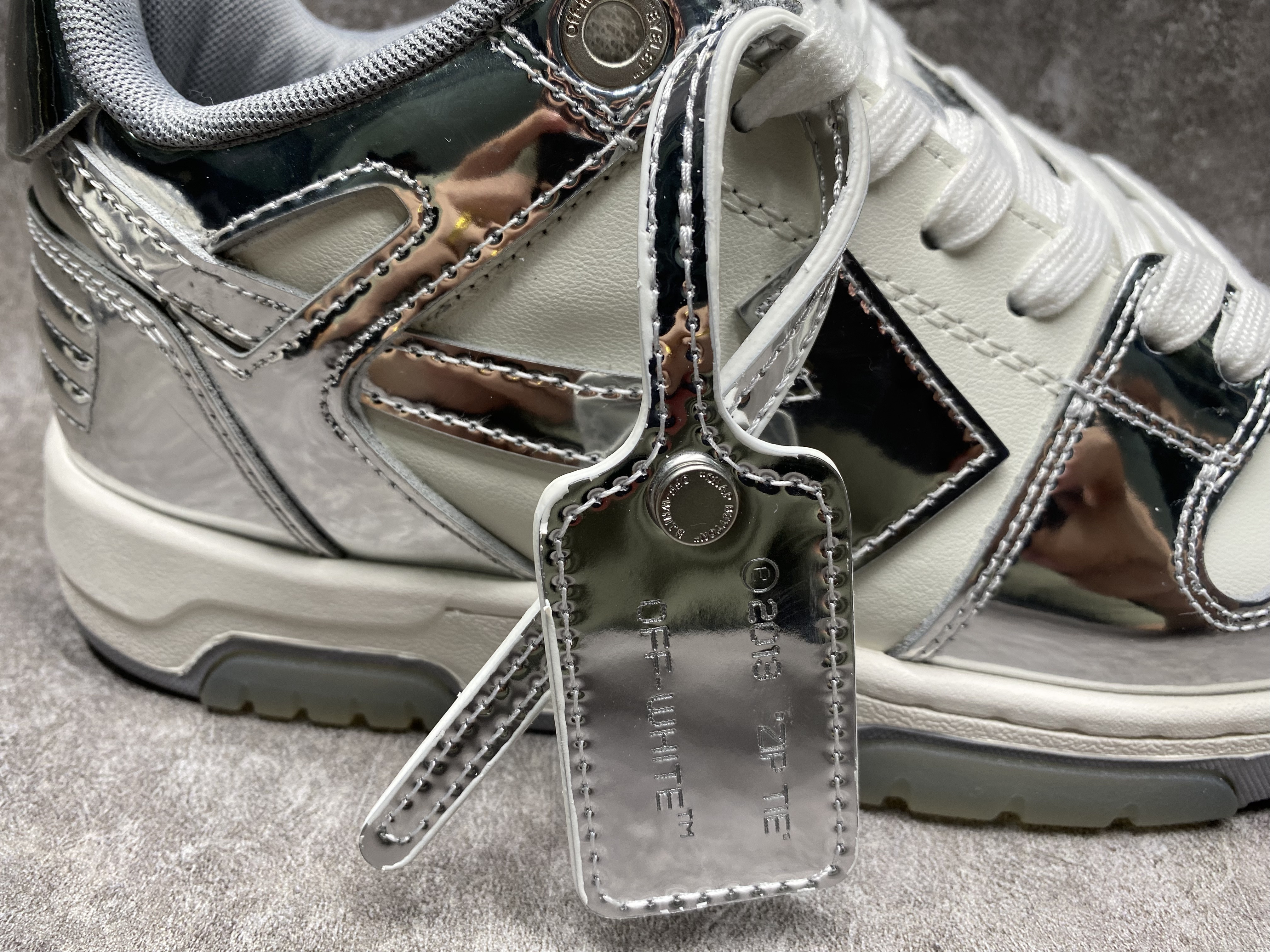 UA OFF-WHITE OUT OF OFFICE LOW