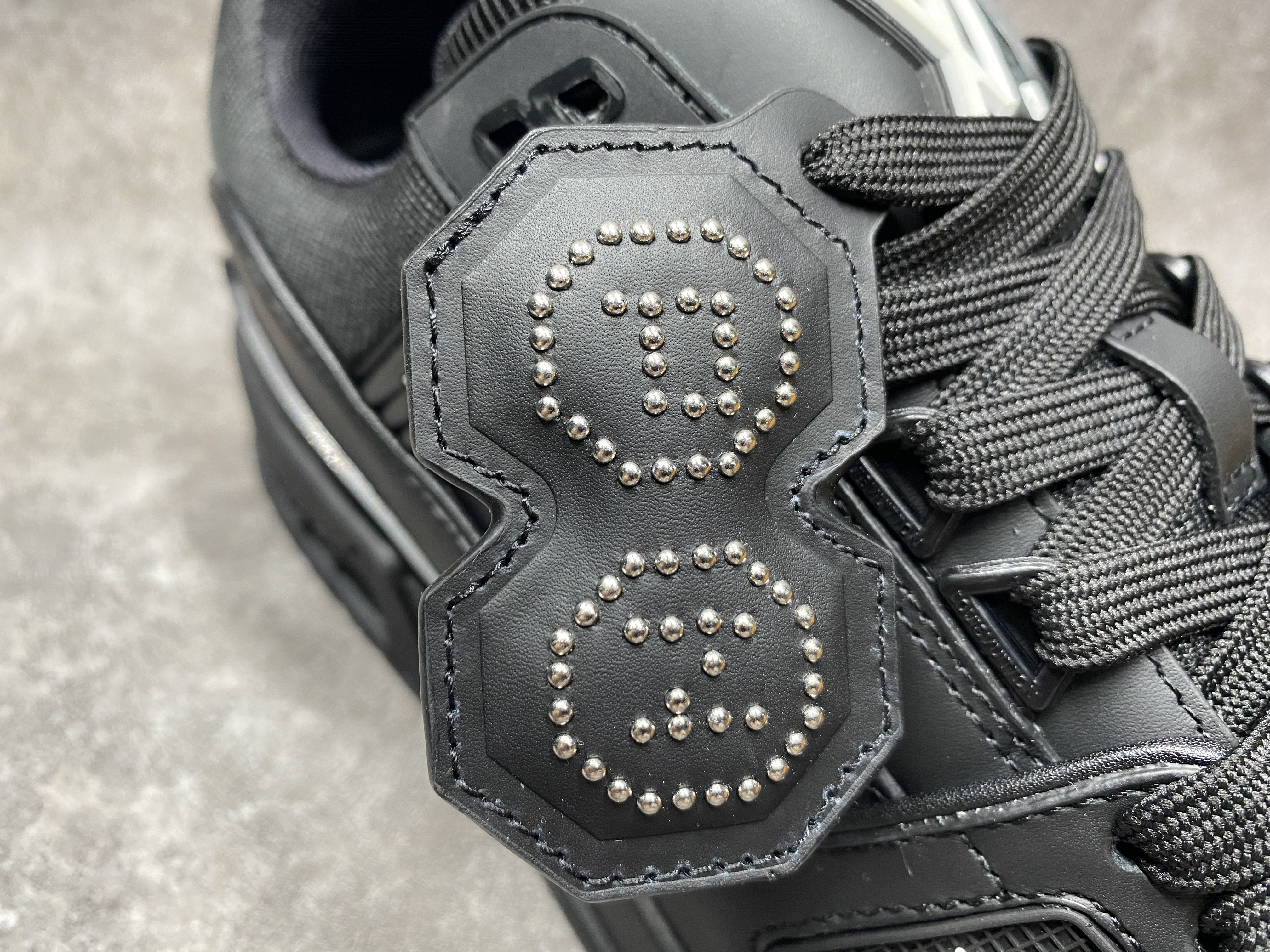 UA LV trainer Sneakers