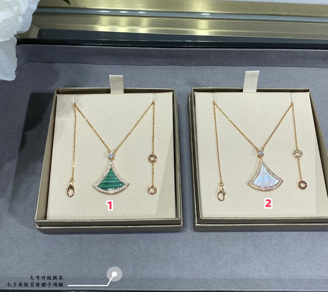 B*l*ai large luxury mother-of-pearl scalloped skirt necklace