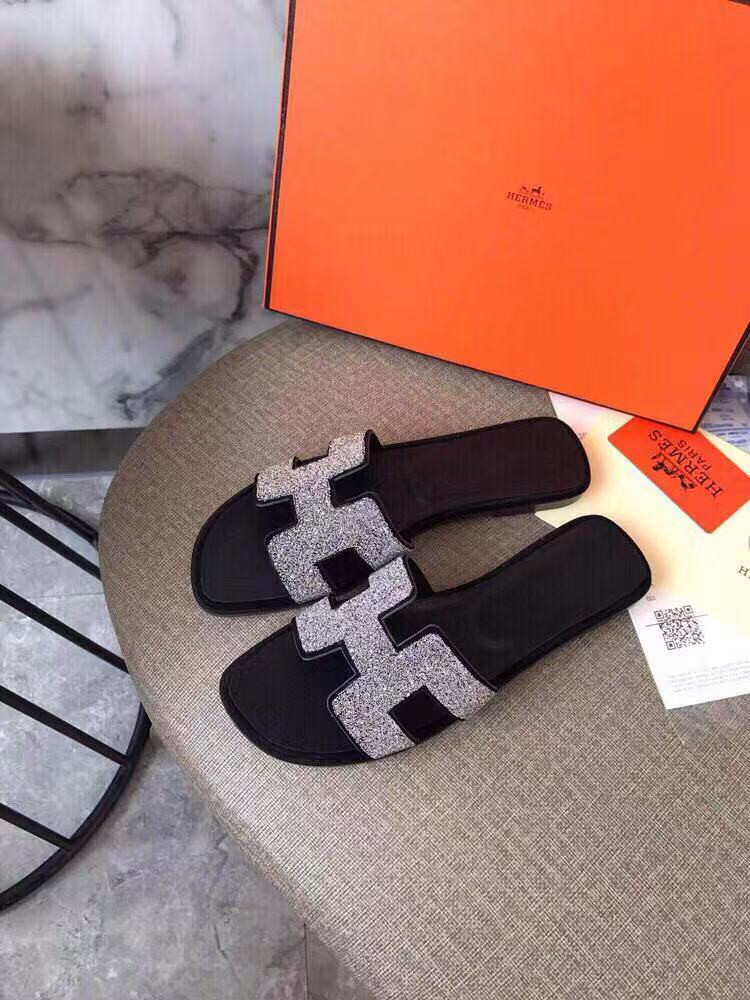 UA Hermès Oran sandal