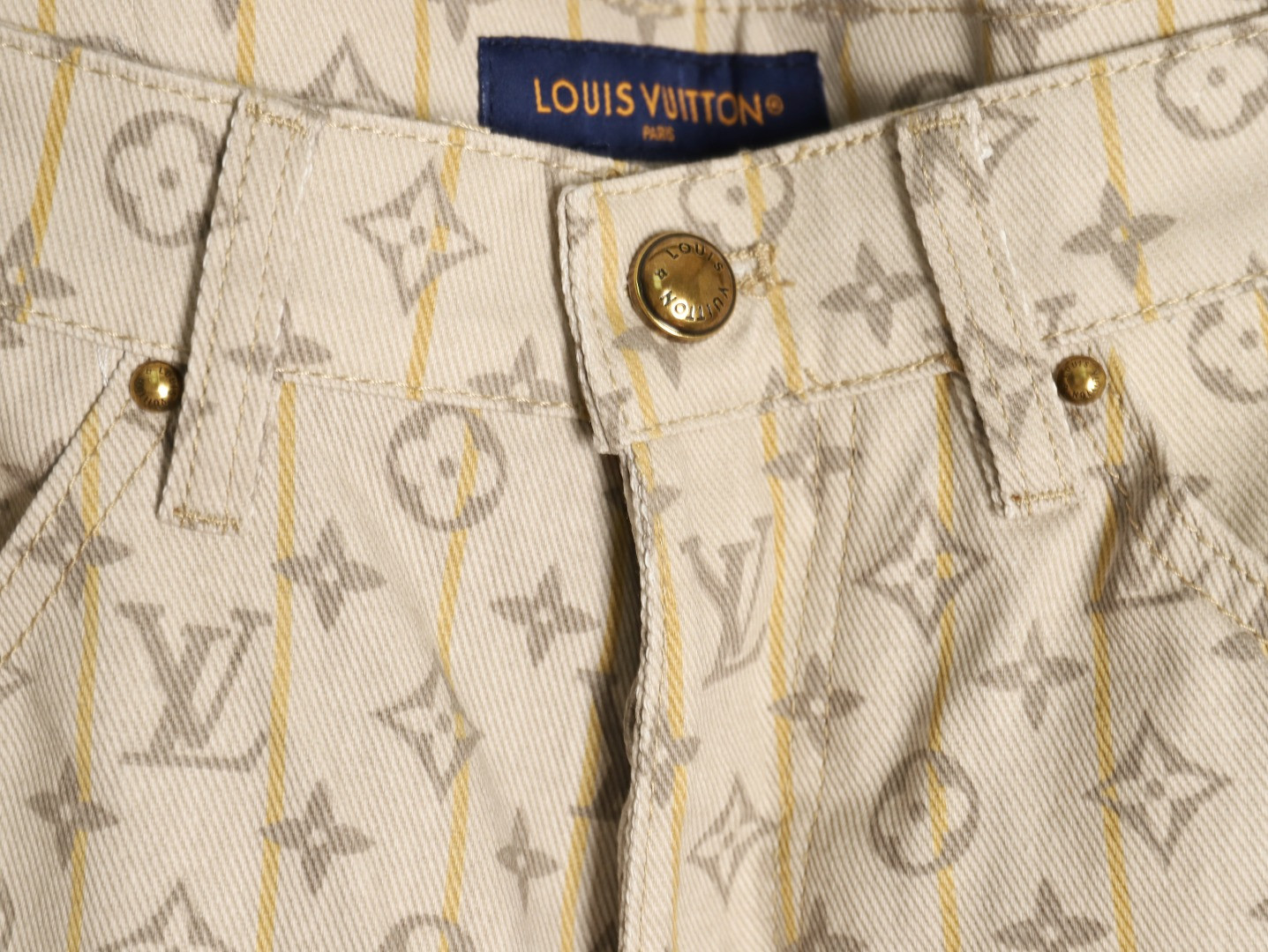 l0*is V*t0n lv shorts