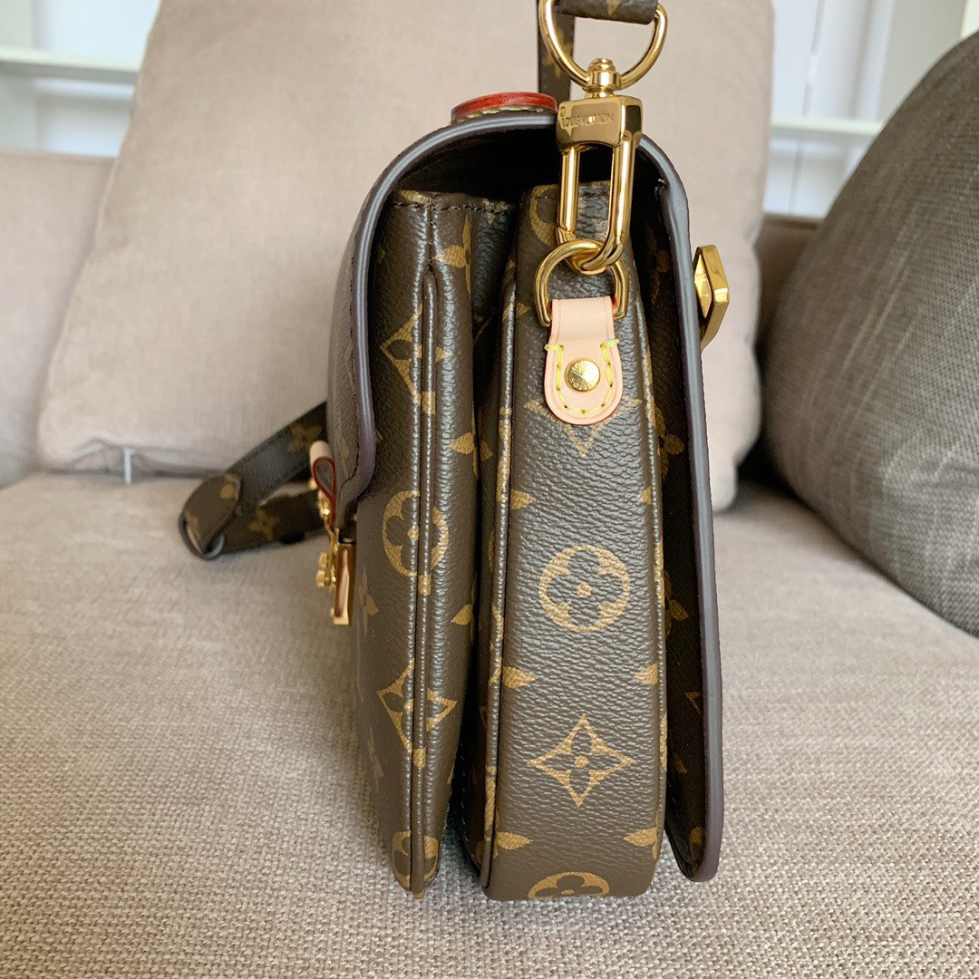 LV POCHETTE METIS M44875
