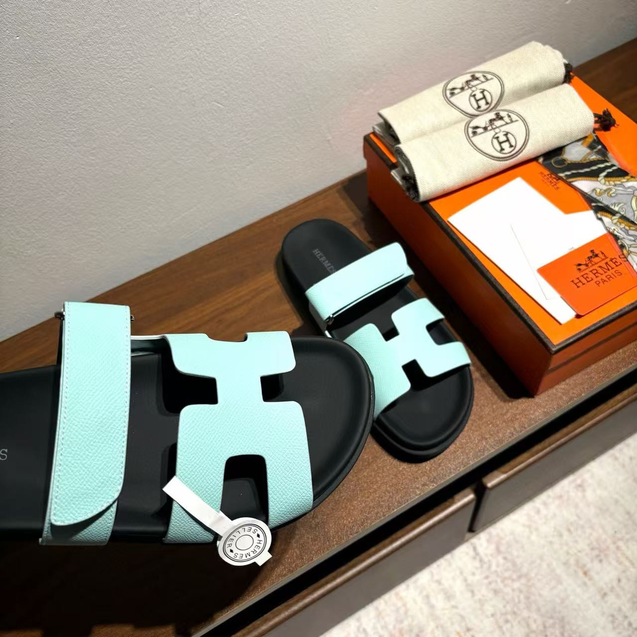 UA Hermès Chypre Sandal