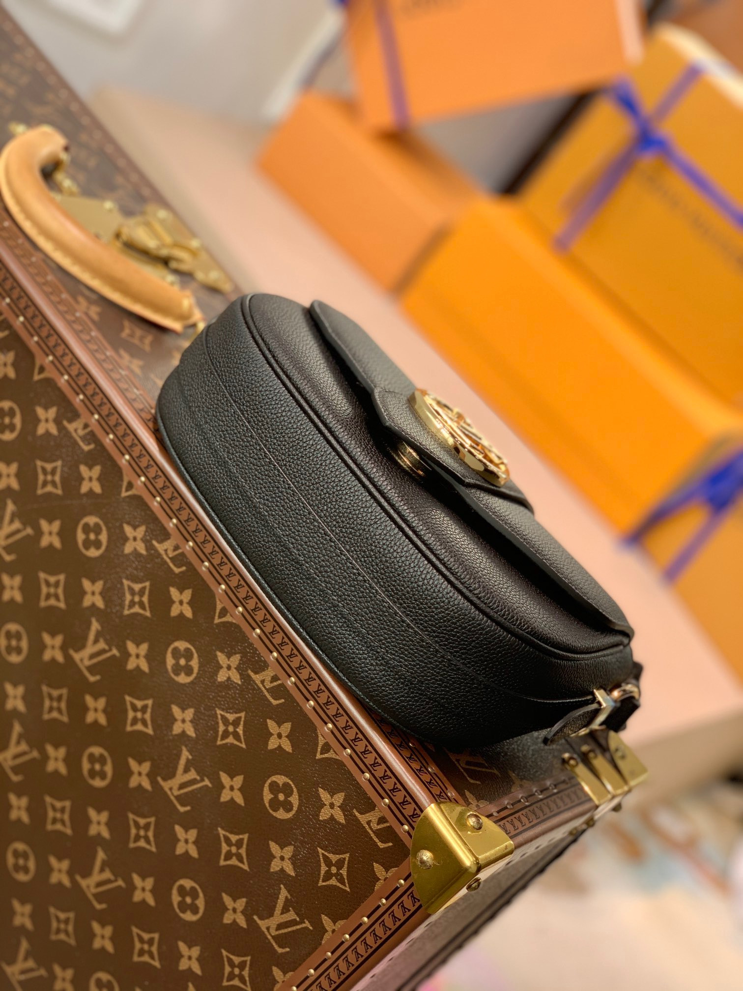 kim kardashian LV PONT 9 SOFT MM M58967