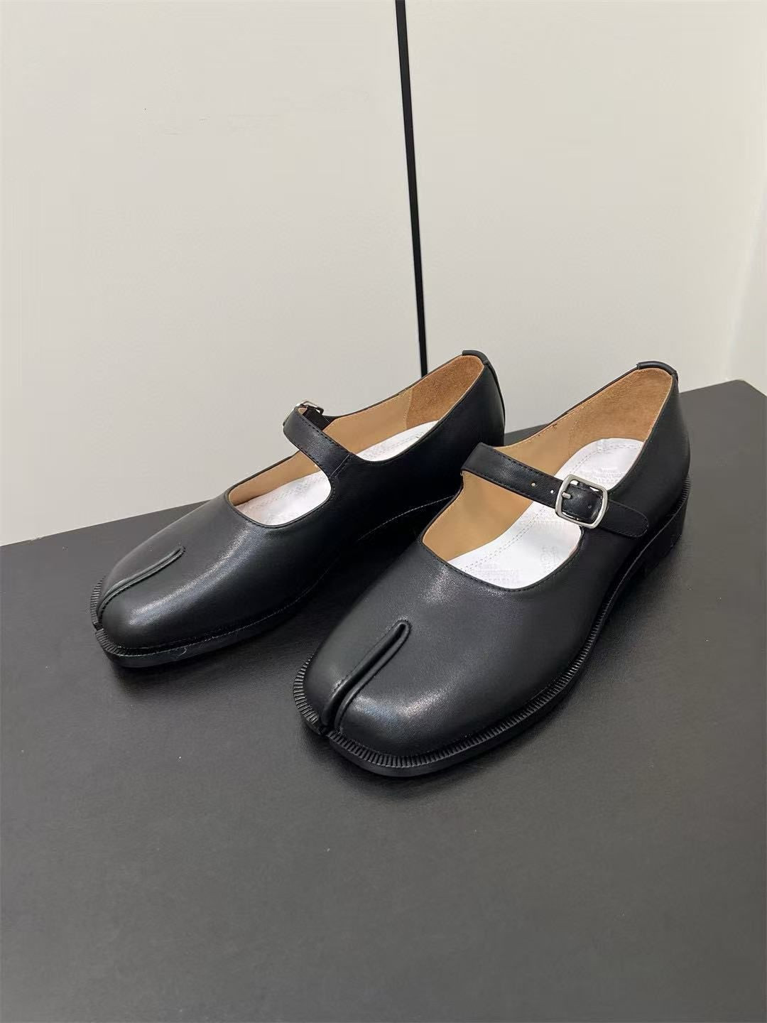 ua ma*s*n Ma*i*la mary jane shoes