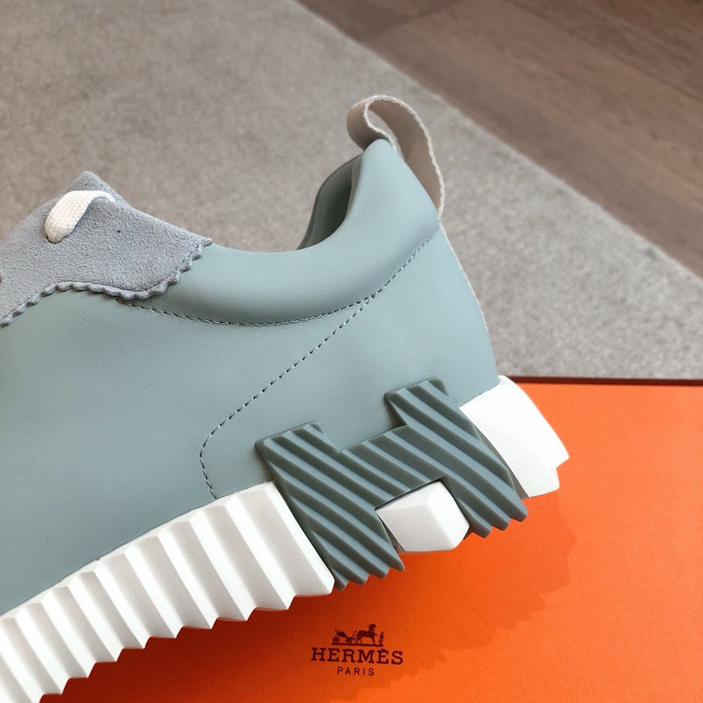 UA Hermès Bouncing Sneaker