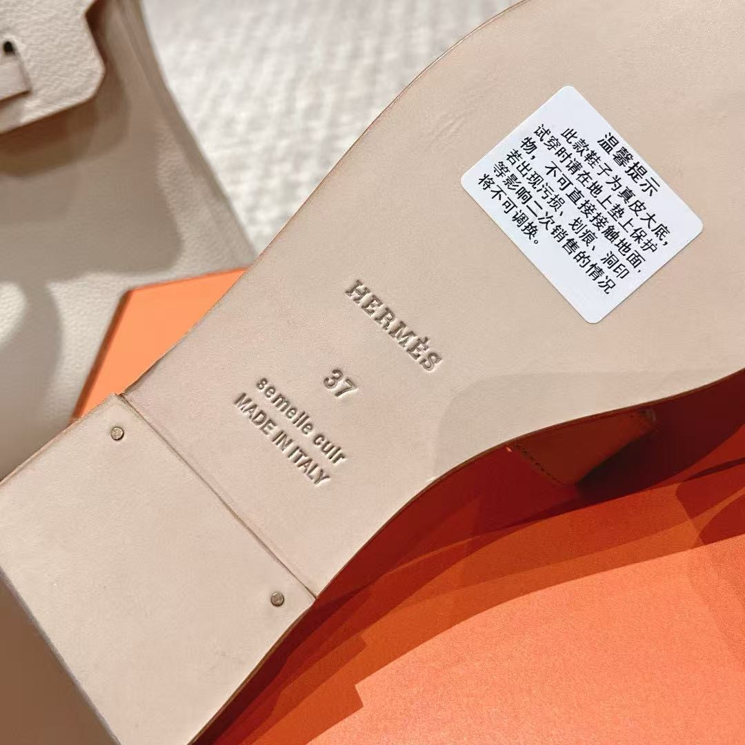 UA Hermès Oran sandal