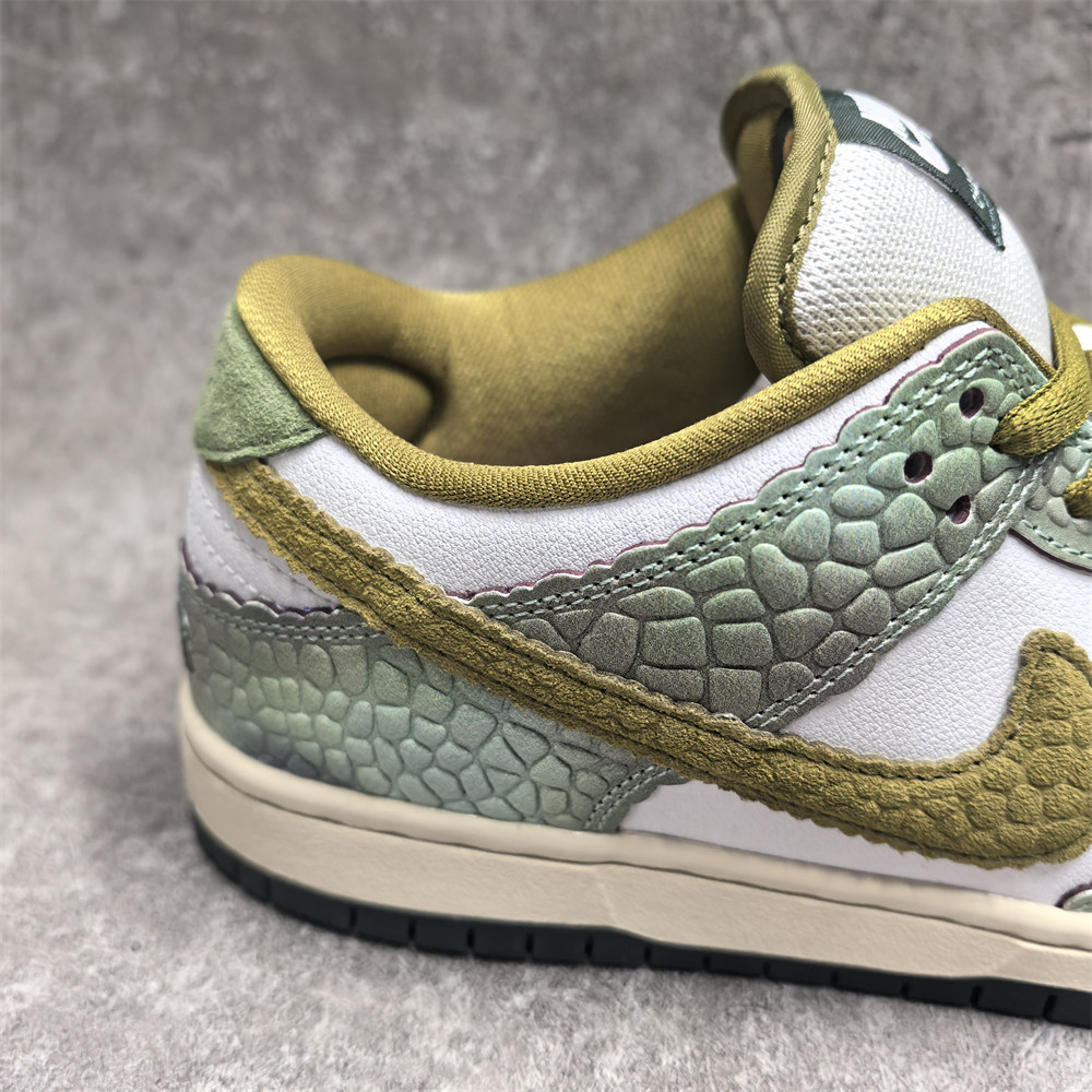 UA Nike SB Dunk Low Alexis Sablone Chameleon