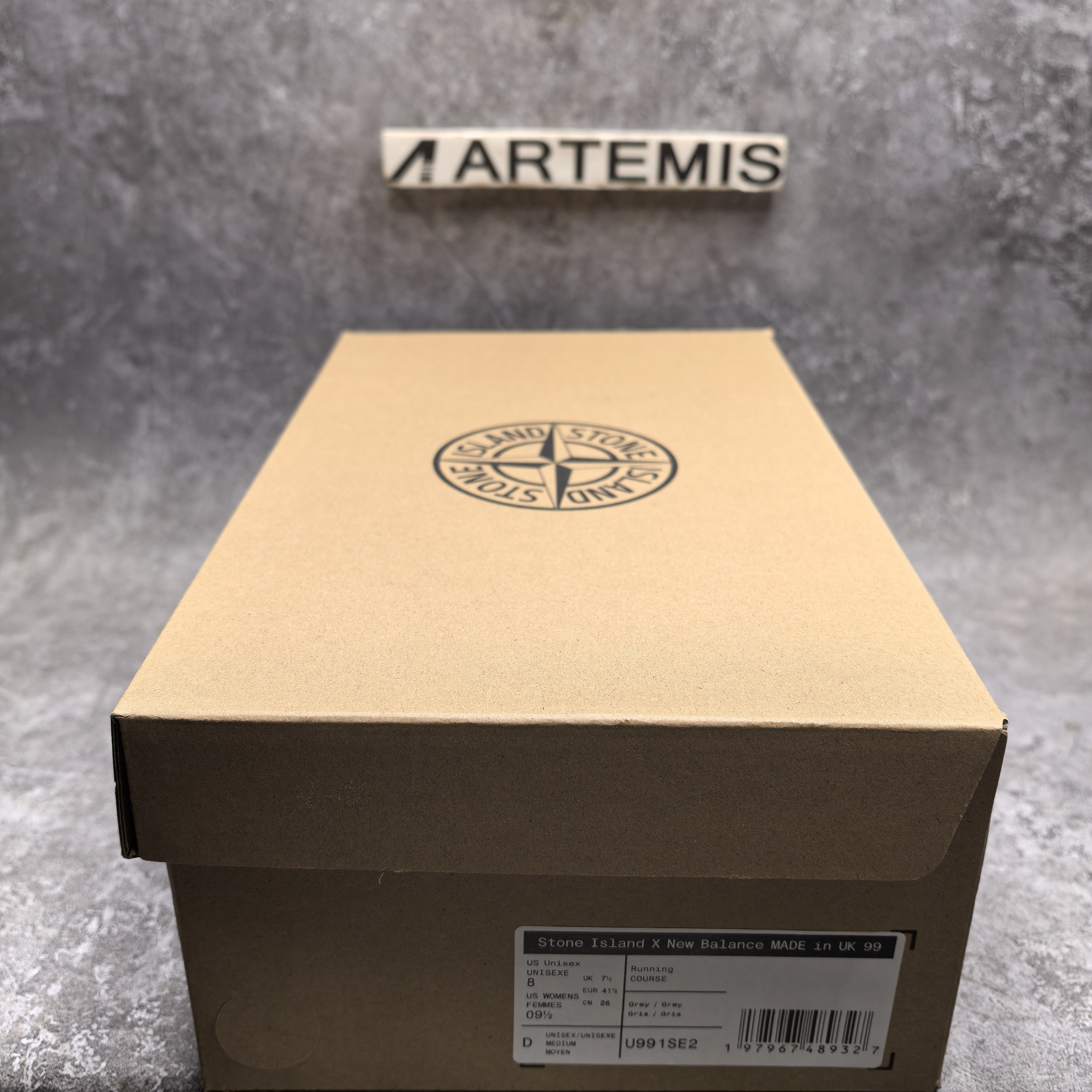 UA New Balance 991v2