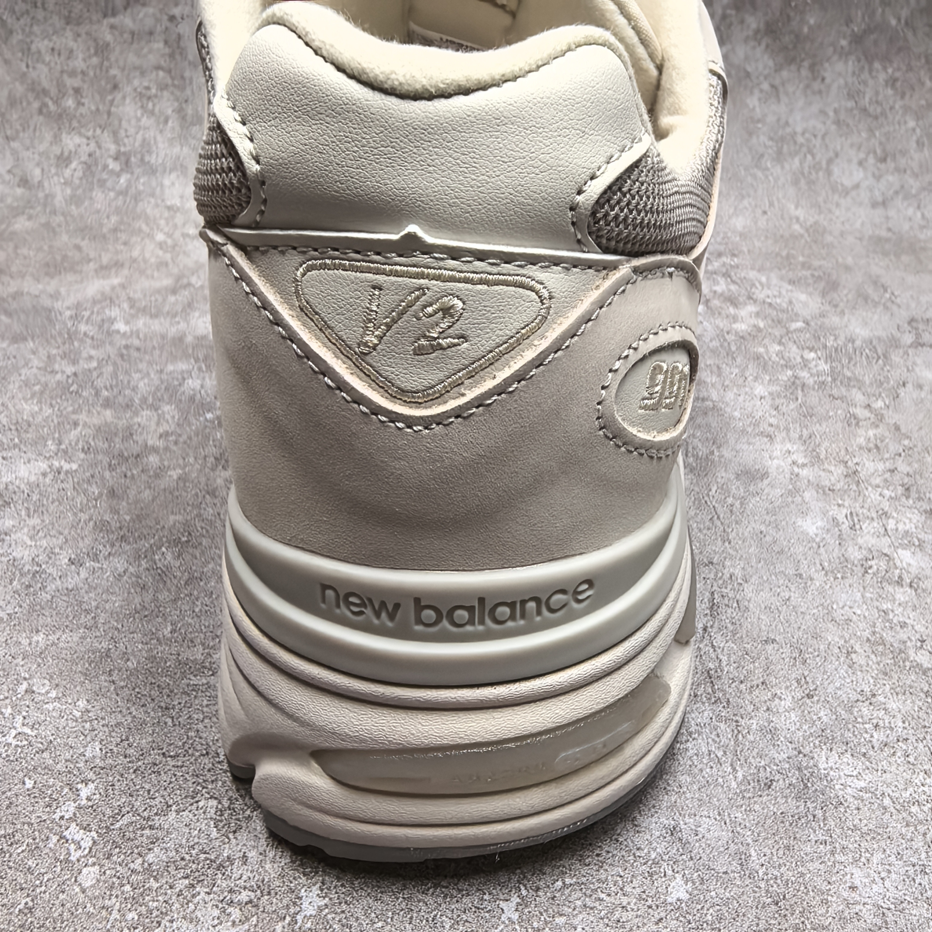 UA New Balance 991v2