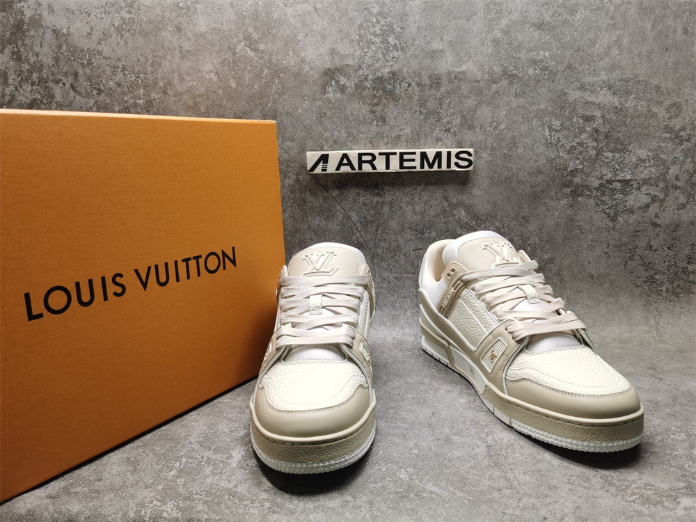 UA LV Trainer Sneaker