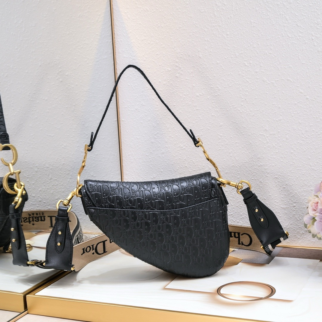 D*or saddle bag with strap black oblique embossed calfskin 25.5x20x6.5cm