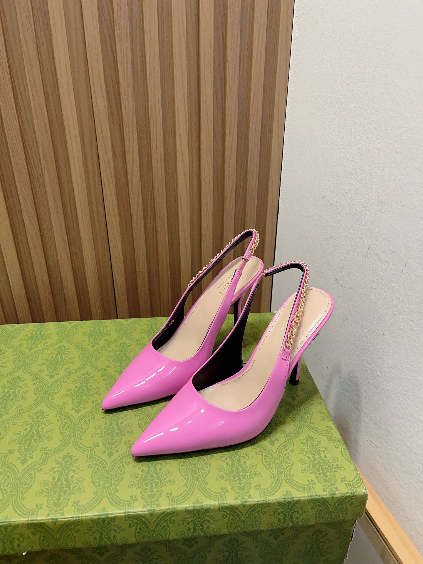 G*u*i signoria slingback pump high