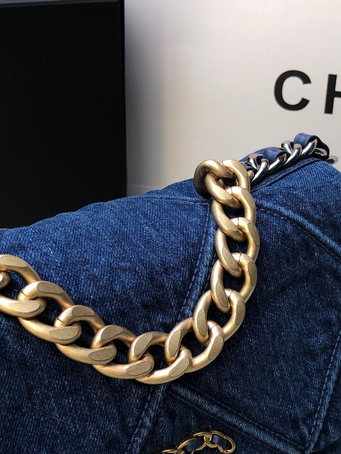 Ch*el 19 handbag ruthenium-finish metal navy 6.2 × 10.1 × 3.5 in