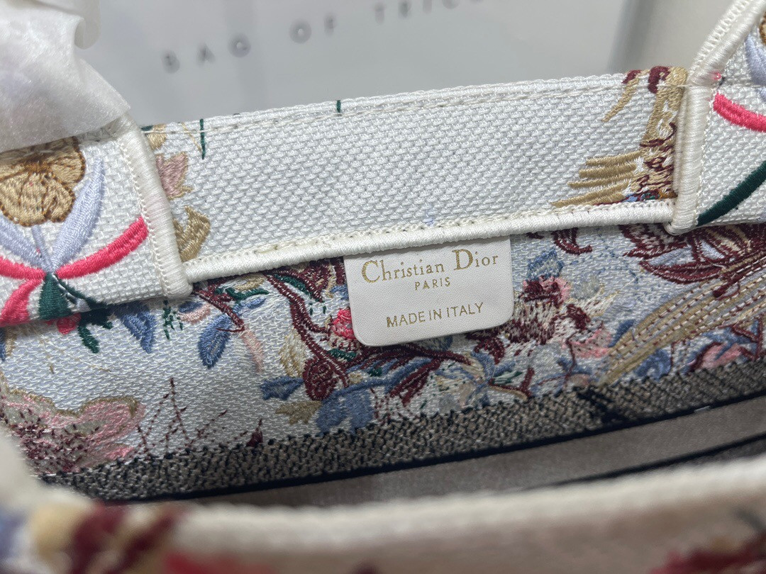 medium D*or book tote white multicolor dragon zodiac embroidery 36 x 27.5 x 16.5 cm