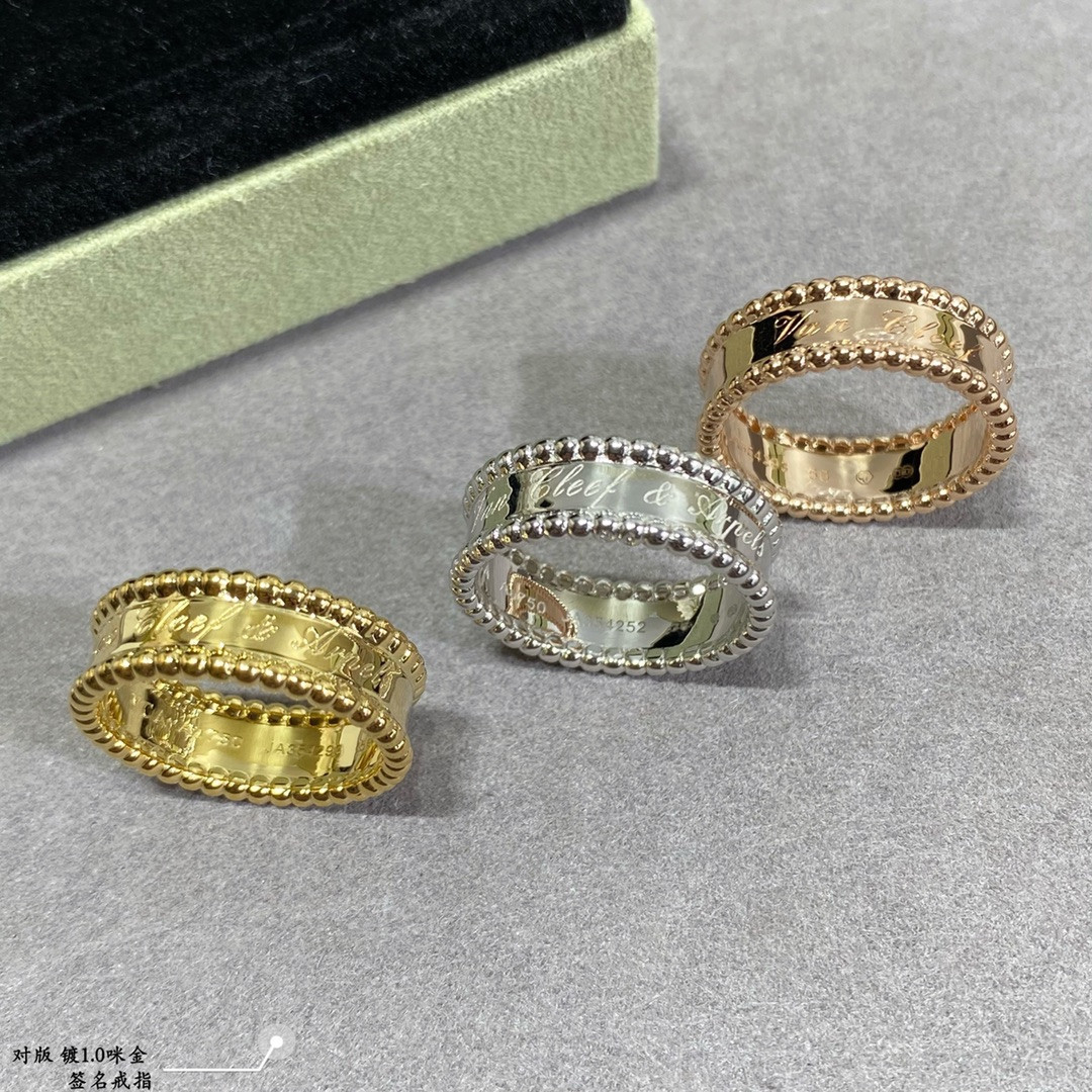 V*N CL*F & arpels sign ring