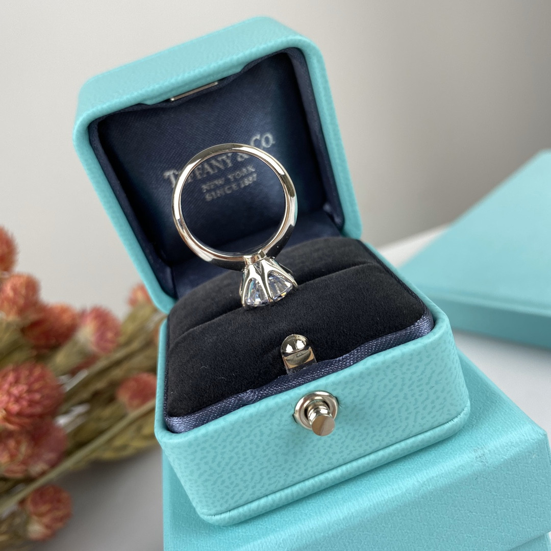 t*f*ny & co. six-prong ring high-carbon Di*m*nd ag925