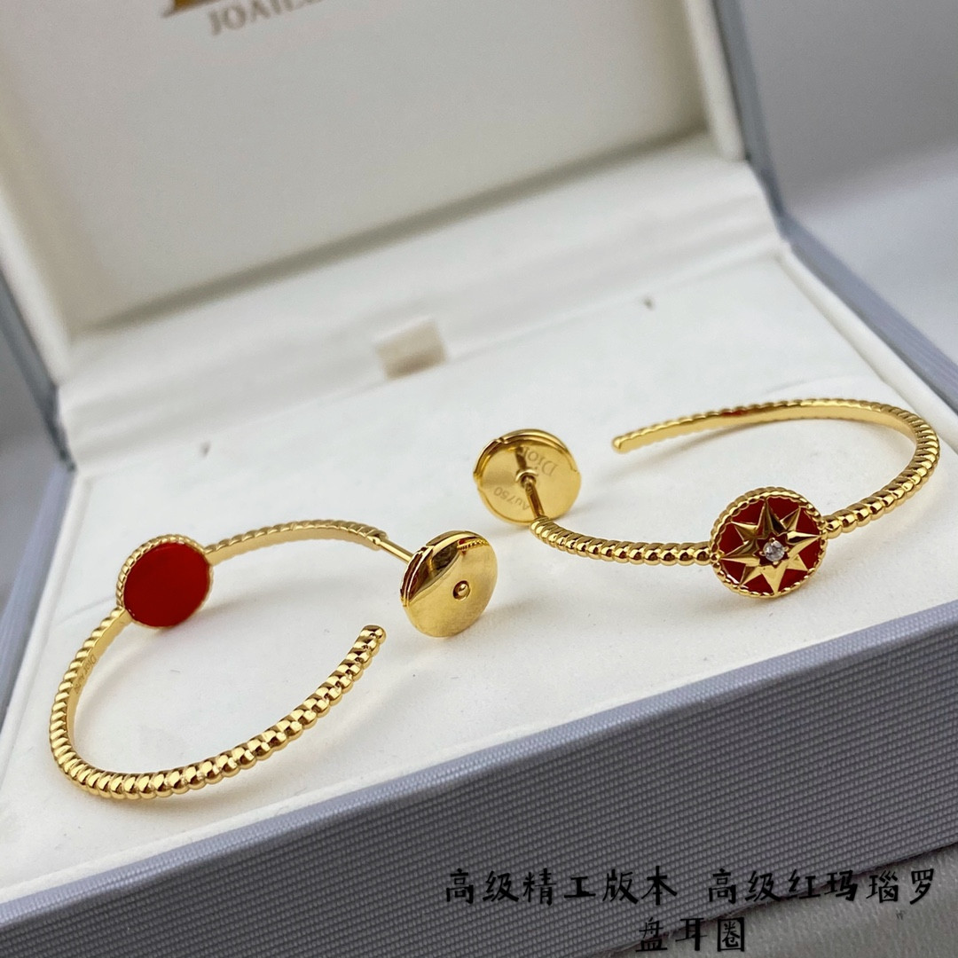 D*or eight-pointed star earrings