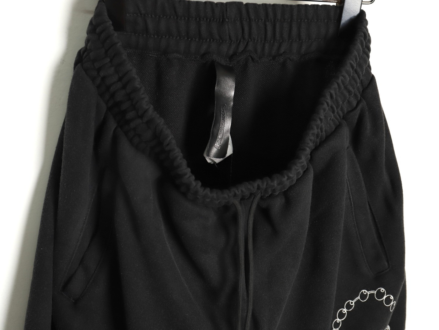 Ch**me He**ts shorts