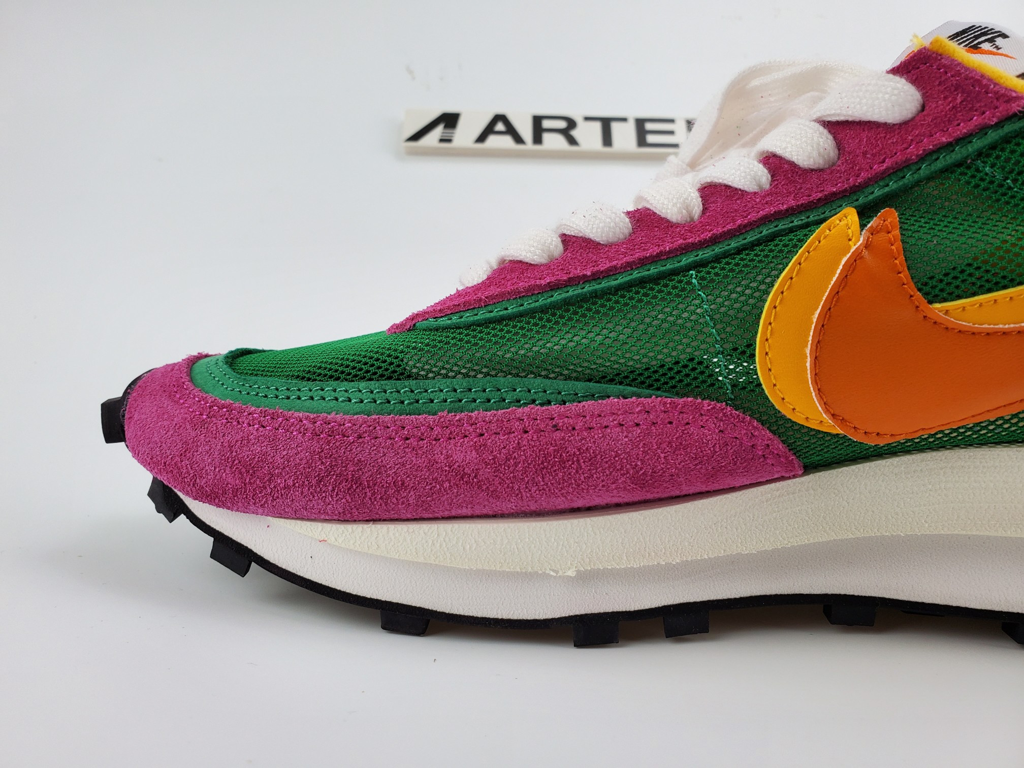 SACAI X NIKE LDWAFFLE “PINK GREEN”