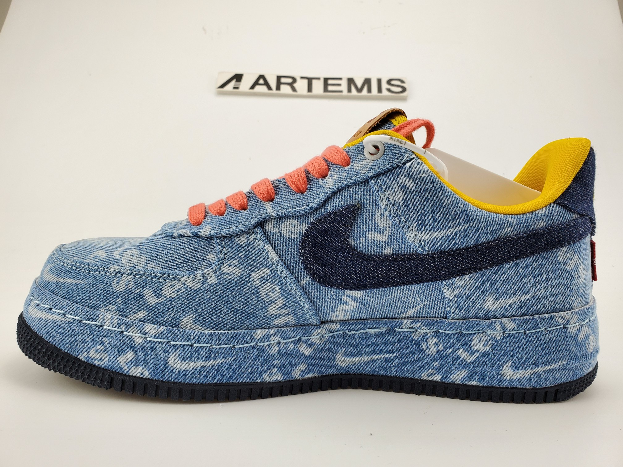 Air Force 1 Low Levi