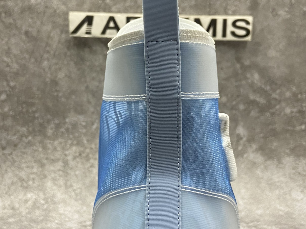 D*or b23 high top daniel arsham light blue