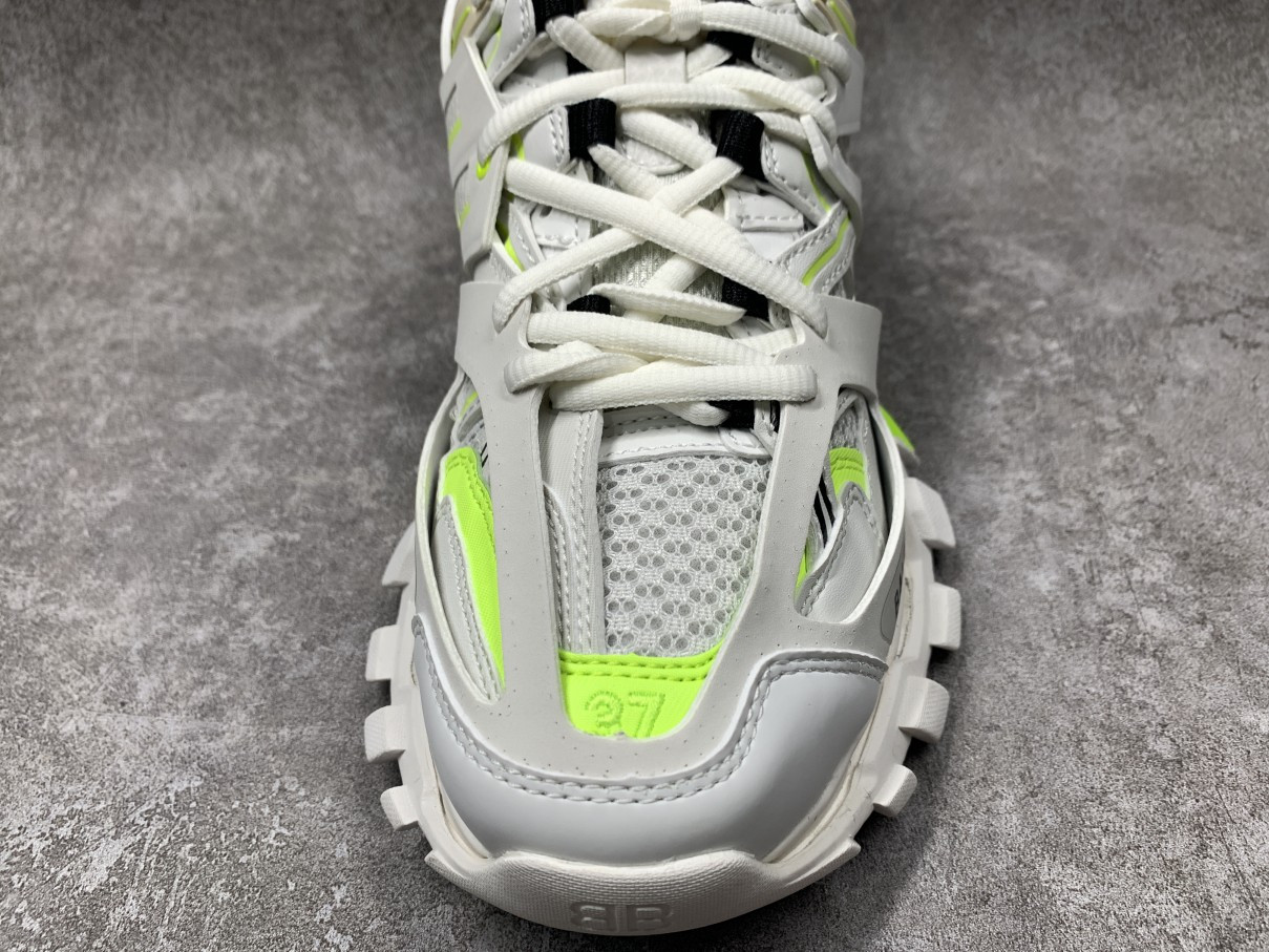 Balenciga Track Worn Out Sneakers