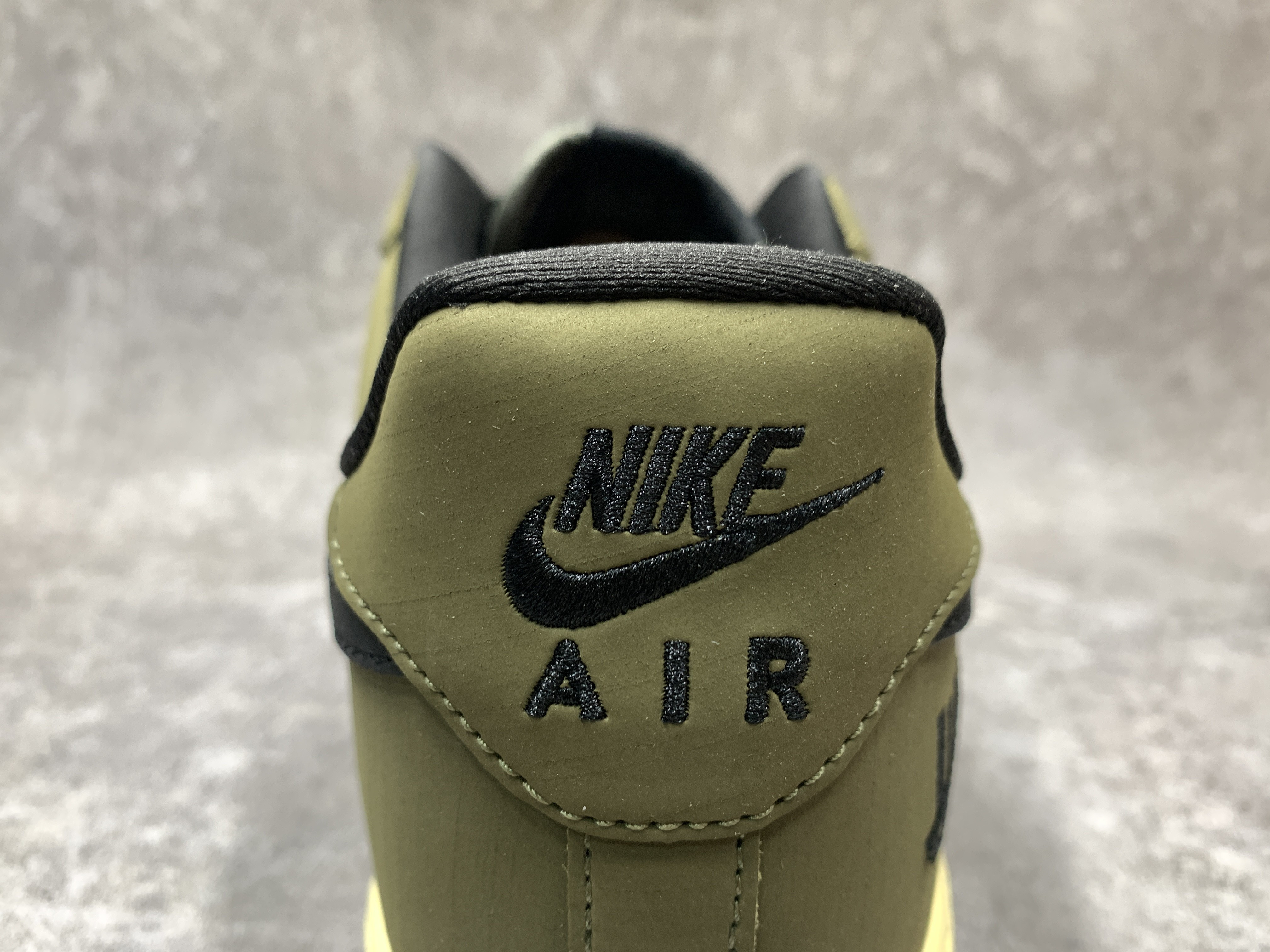 Nike Air Force 1 Low SP UNDEFEATED Ballistic Dunk vs AF1