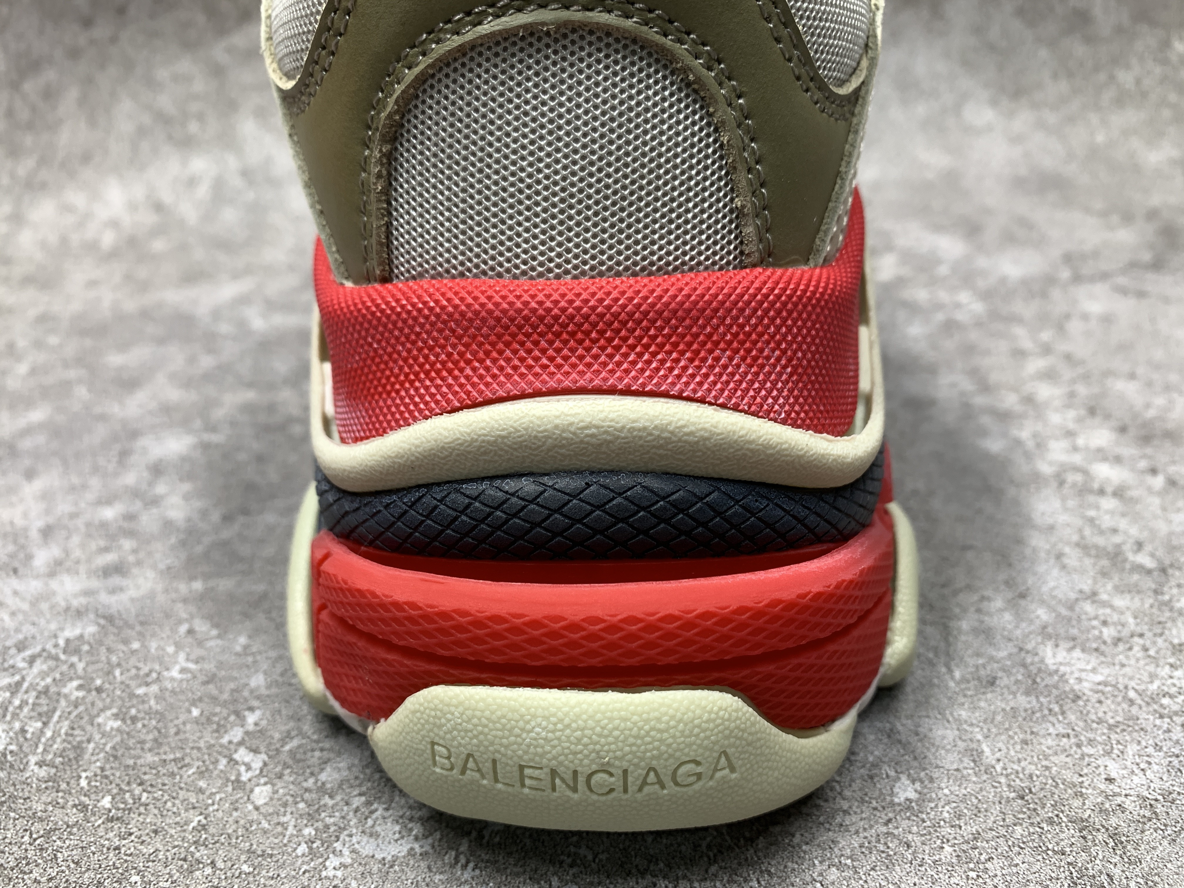 Balenciga Triple S Sneaker 