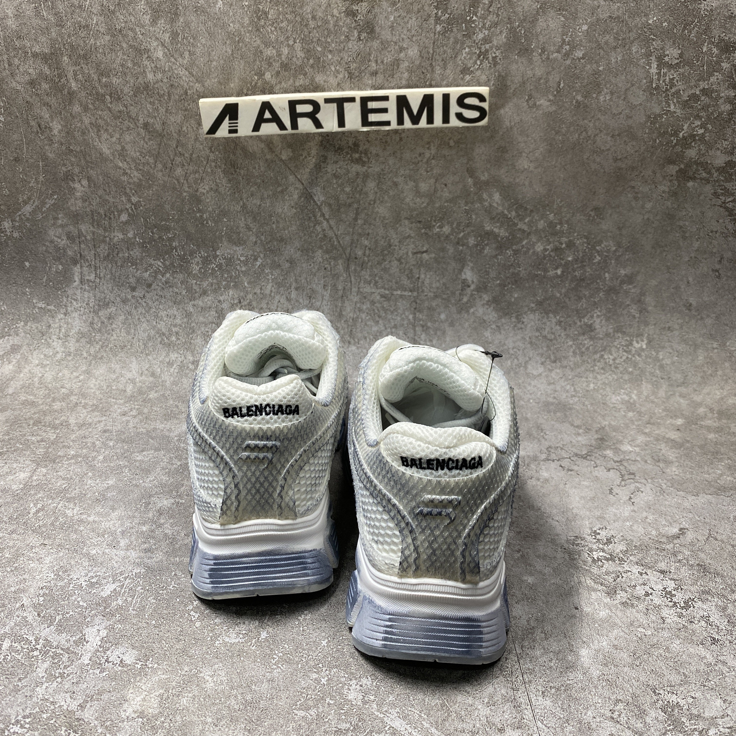 Balenciga Phantom Trainers Washed White