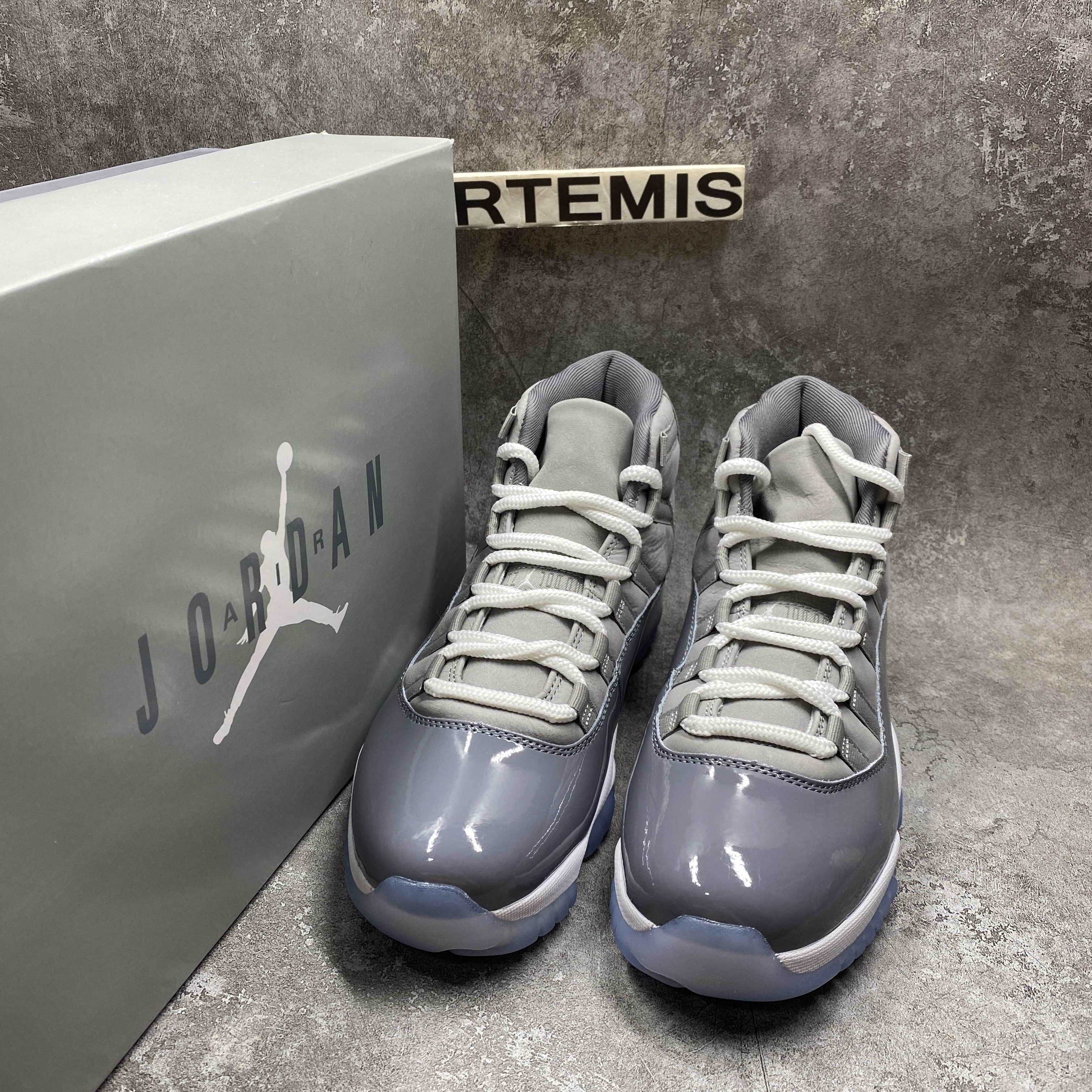 Air Jordan 11 Retro Cool Grey 2021