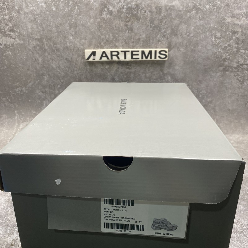 Balenciga Runner Silver