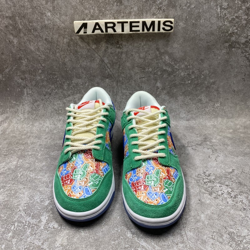 Nike Dunk Low Foam Finger