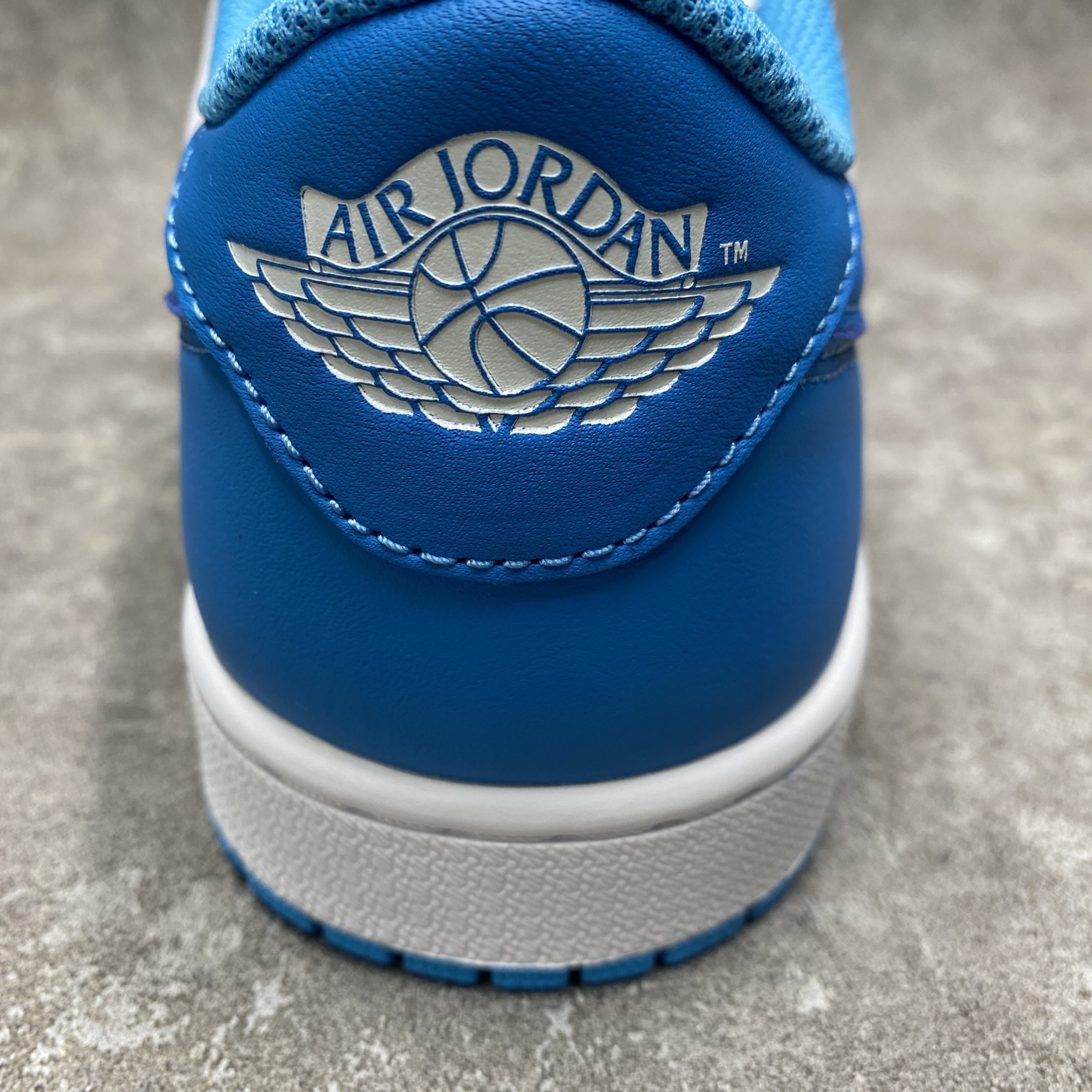 Air Jordan 1 Low SB UNC