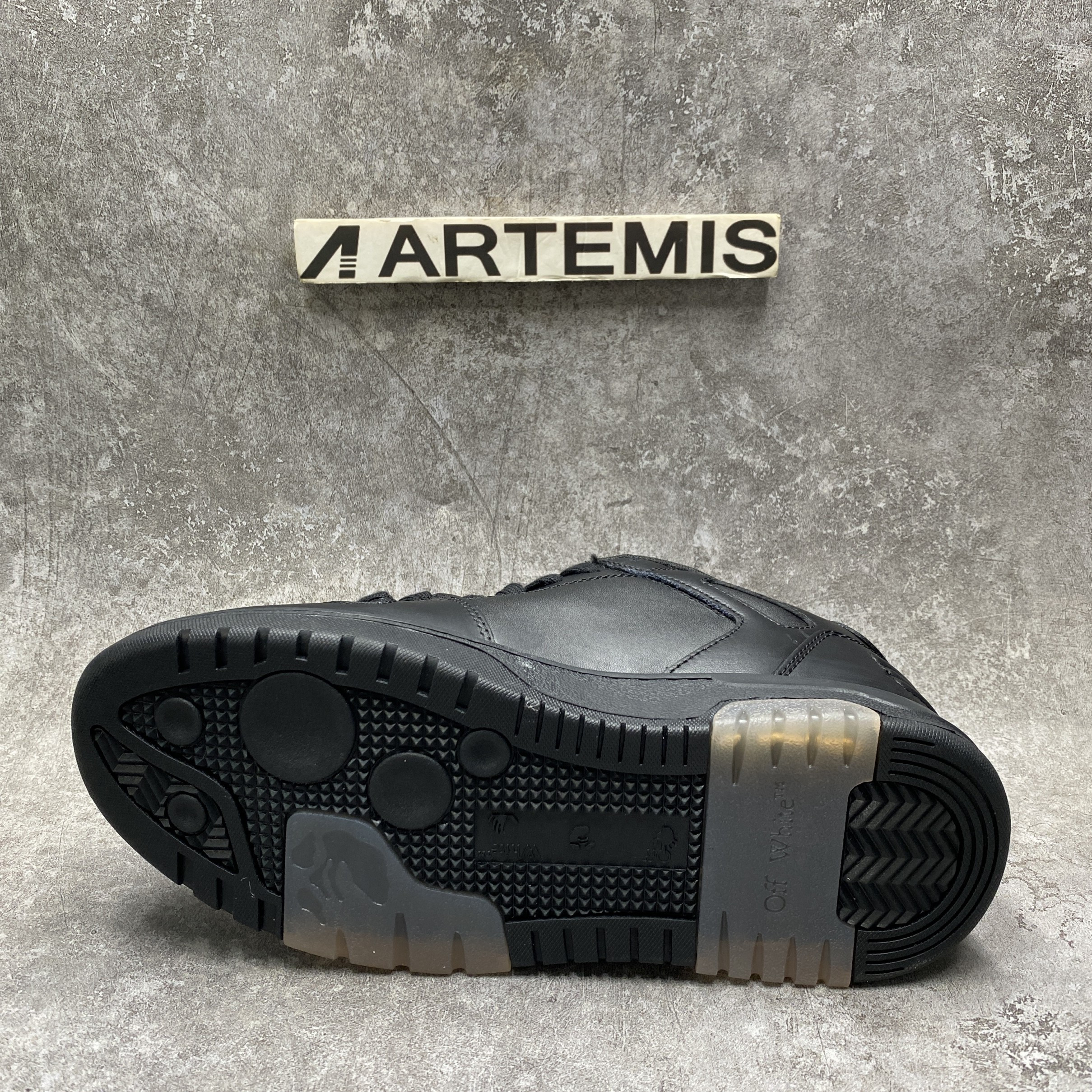 OFF-WHITE Out Of Office OOO For Walking Low Tops Black White (SS22)