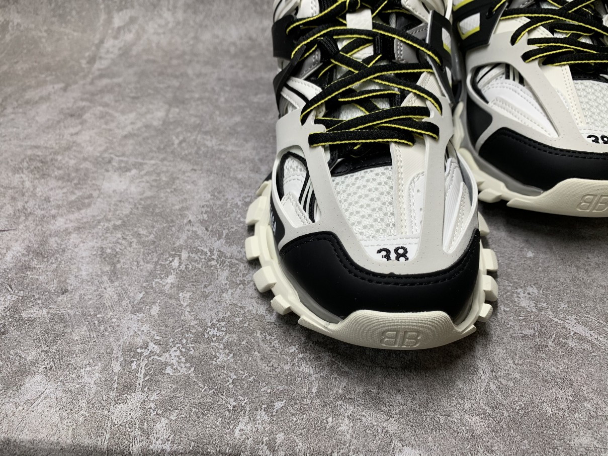 Balenciga Track Trainer White Black