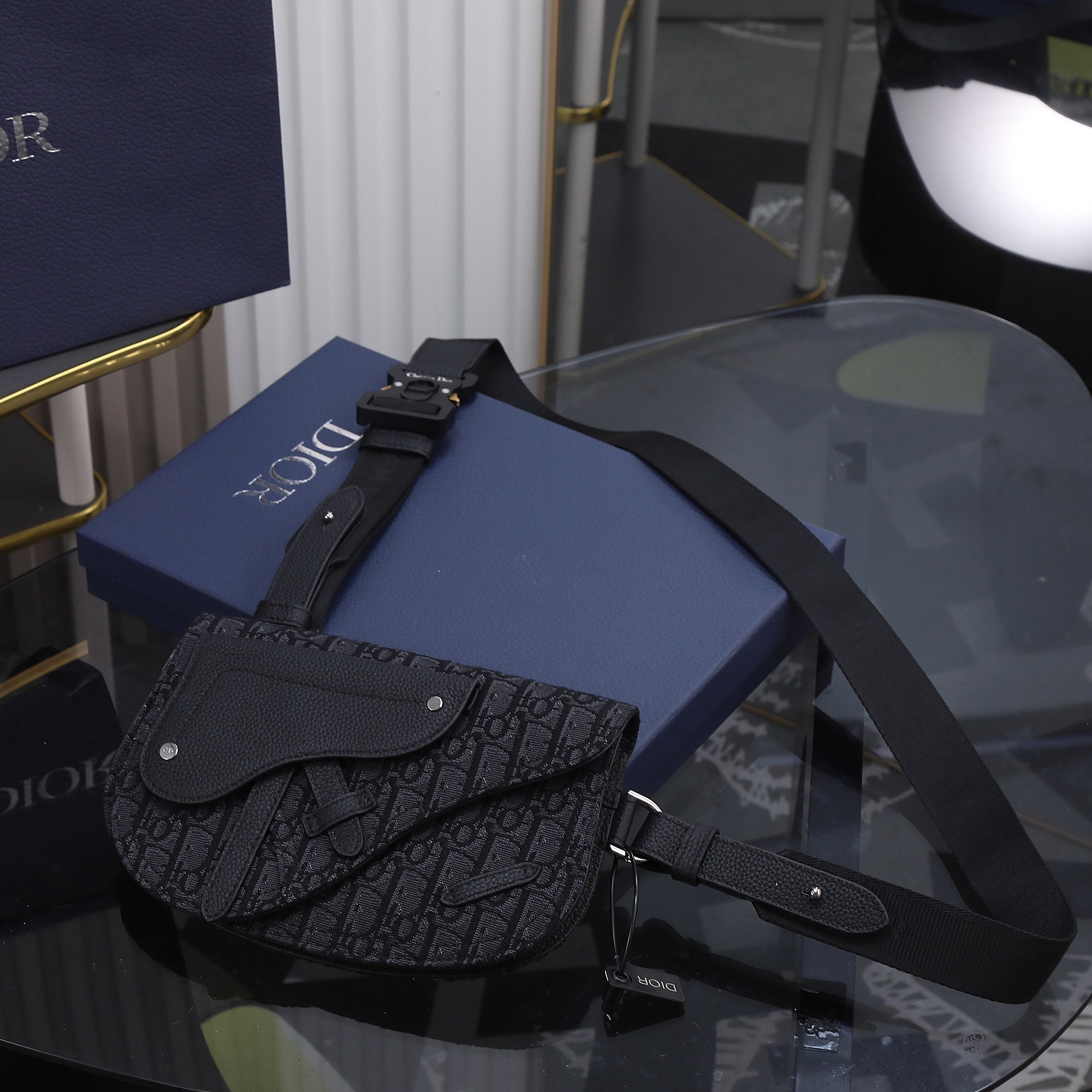 D*or saddle messenger bag with flap 23 x18 x6cm