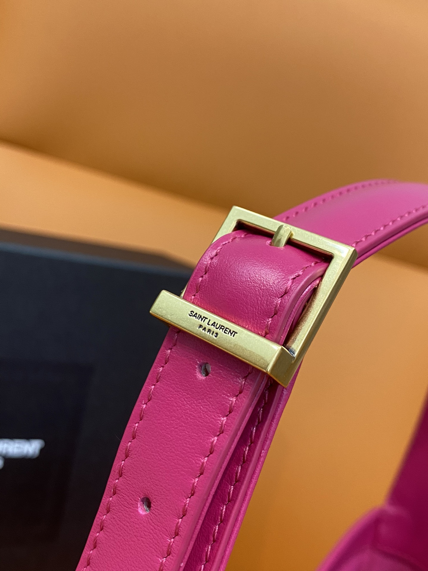 Y*L le 5 À 7 in smooth leather blanc pink 23 x 16 x 6.5 cm