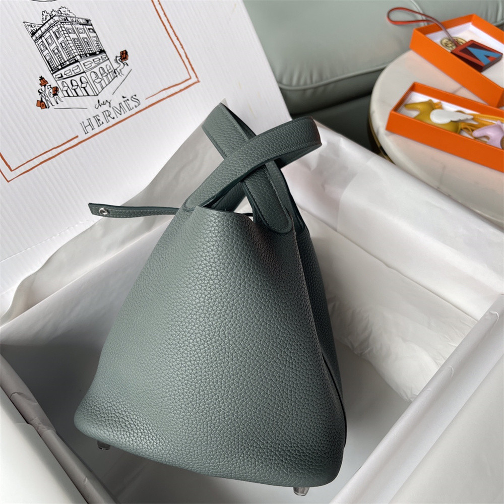 Hermès Picotin 18cm almond green without original box