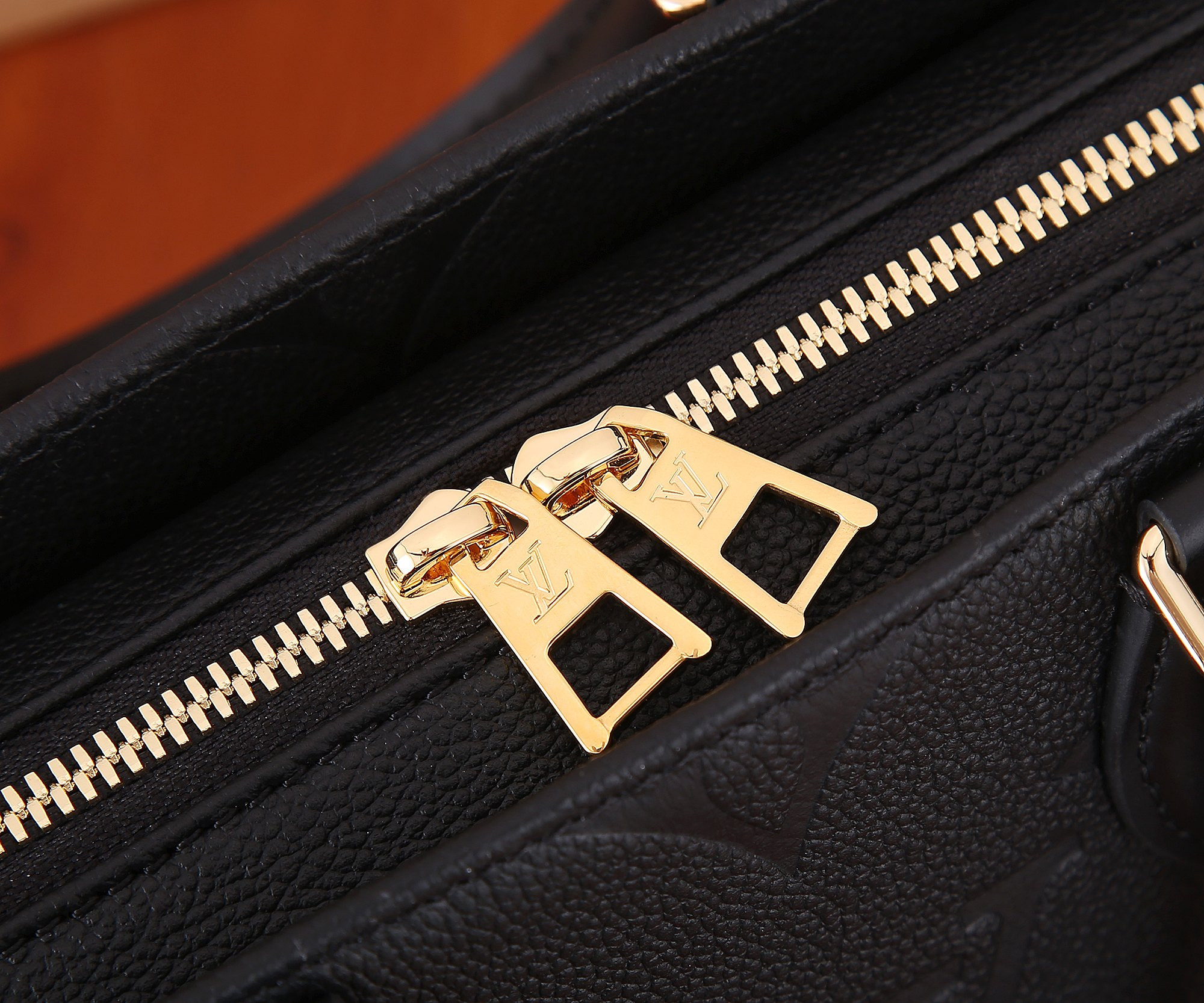 LV OnTheGo East West M23640 9.8 x 5.1 x 3.9 inches