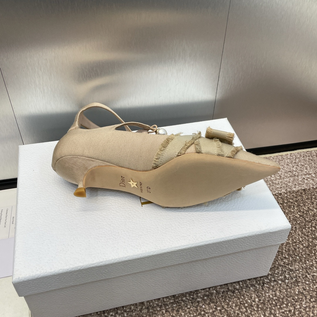 ua D*or aD*orable pump