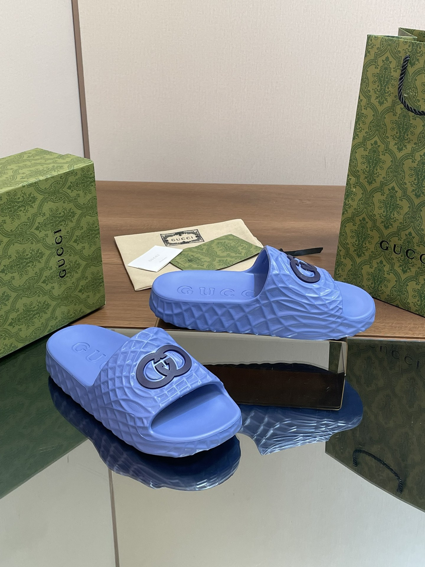 ua G*u*i interlocking g slide sandal blue