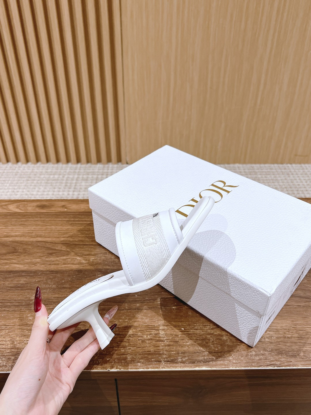 D*or dway heeled slide