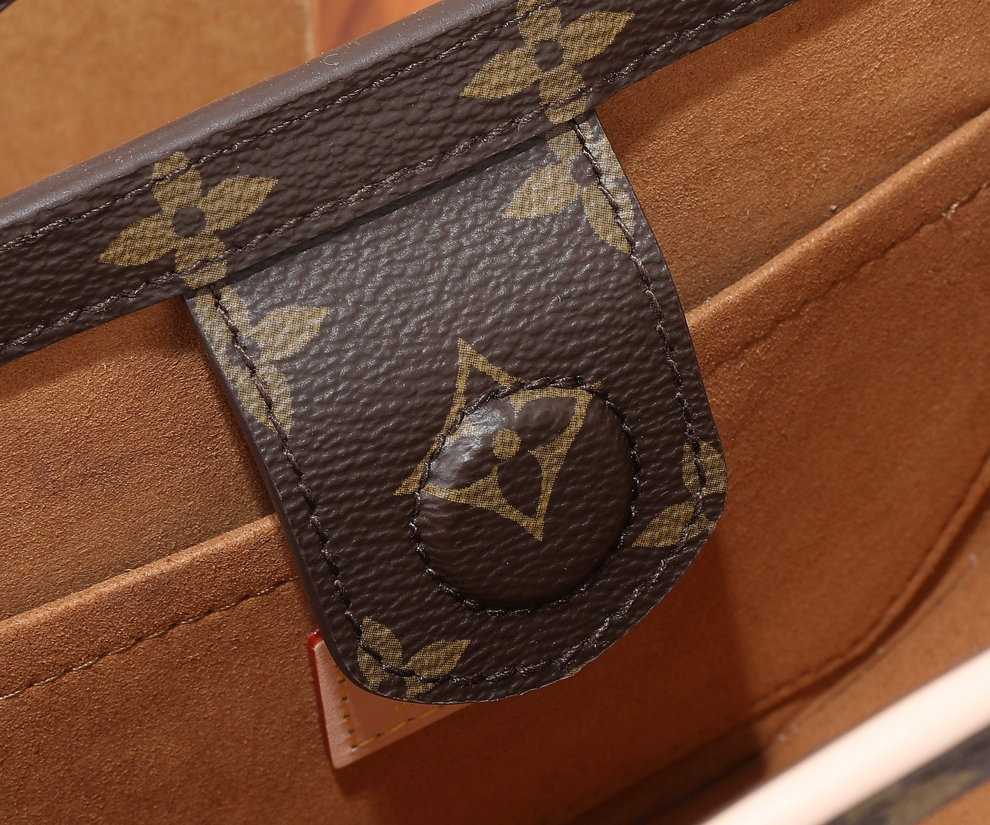 LV Around Me PM M47117  8.9 x 8.3 x 2.8 inches